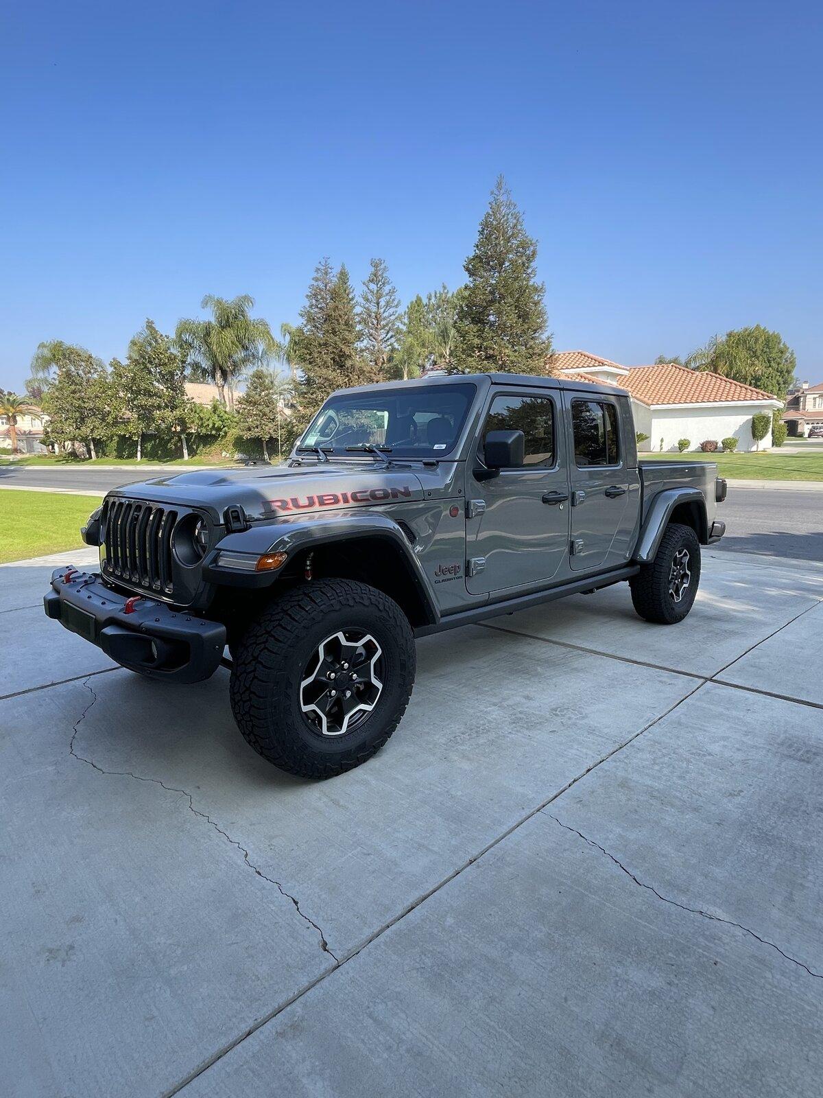 Jeep Gladiator 2021 Jeep Gladiator Gas Leak?! tempImagexnbCne