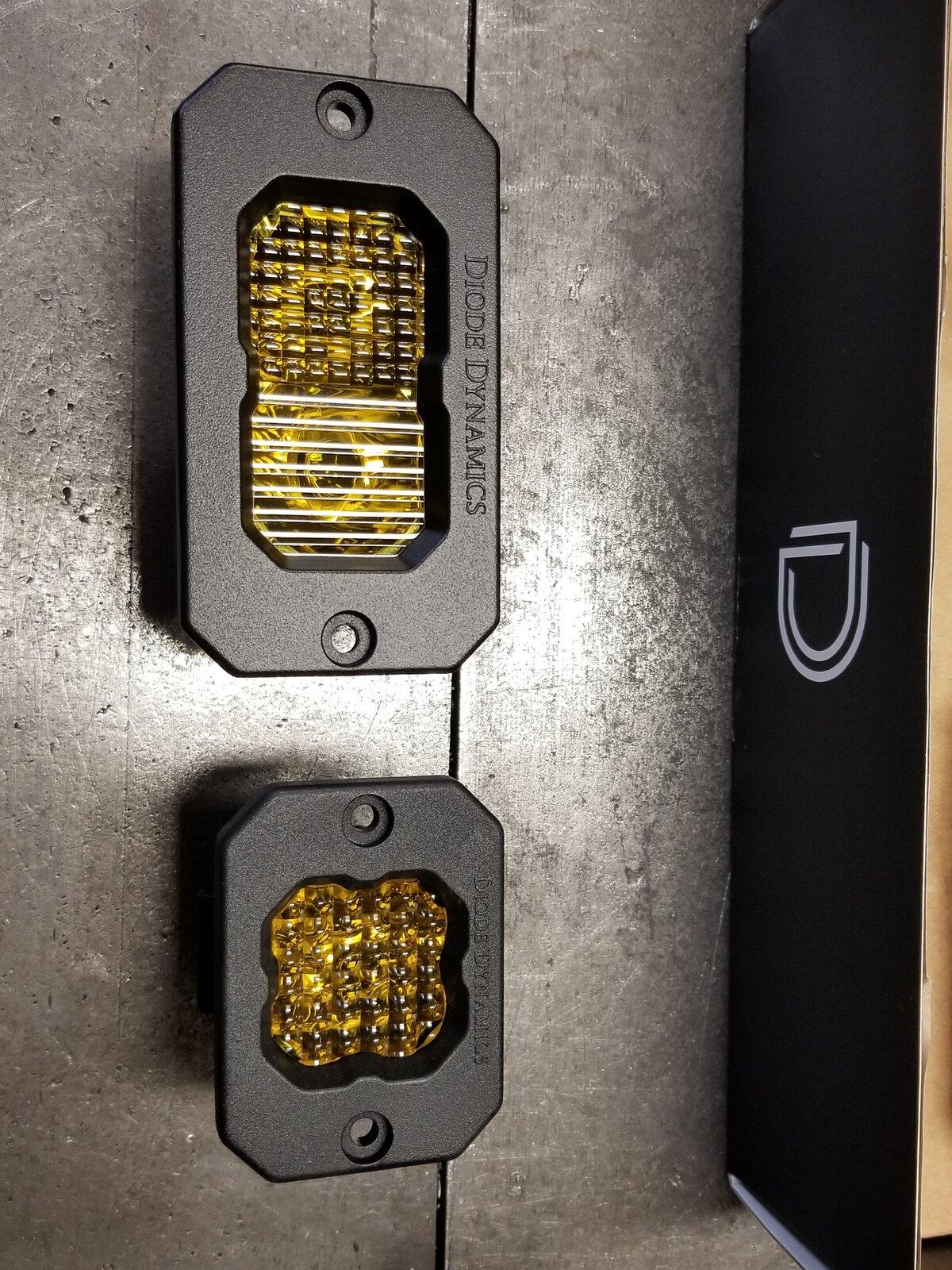 Jeep Gladiator DIODE DYNAMICS SSC1 in rear bumper reflector location 20211112_183922