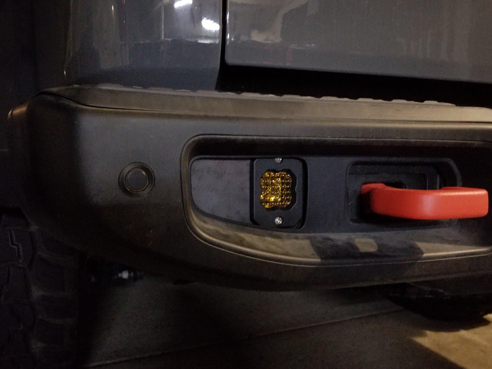 Jeep Gladiator DIODE DYNAMICS SSC1 in rear bumper reflector location 20211112_203155