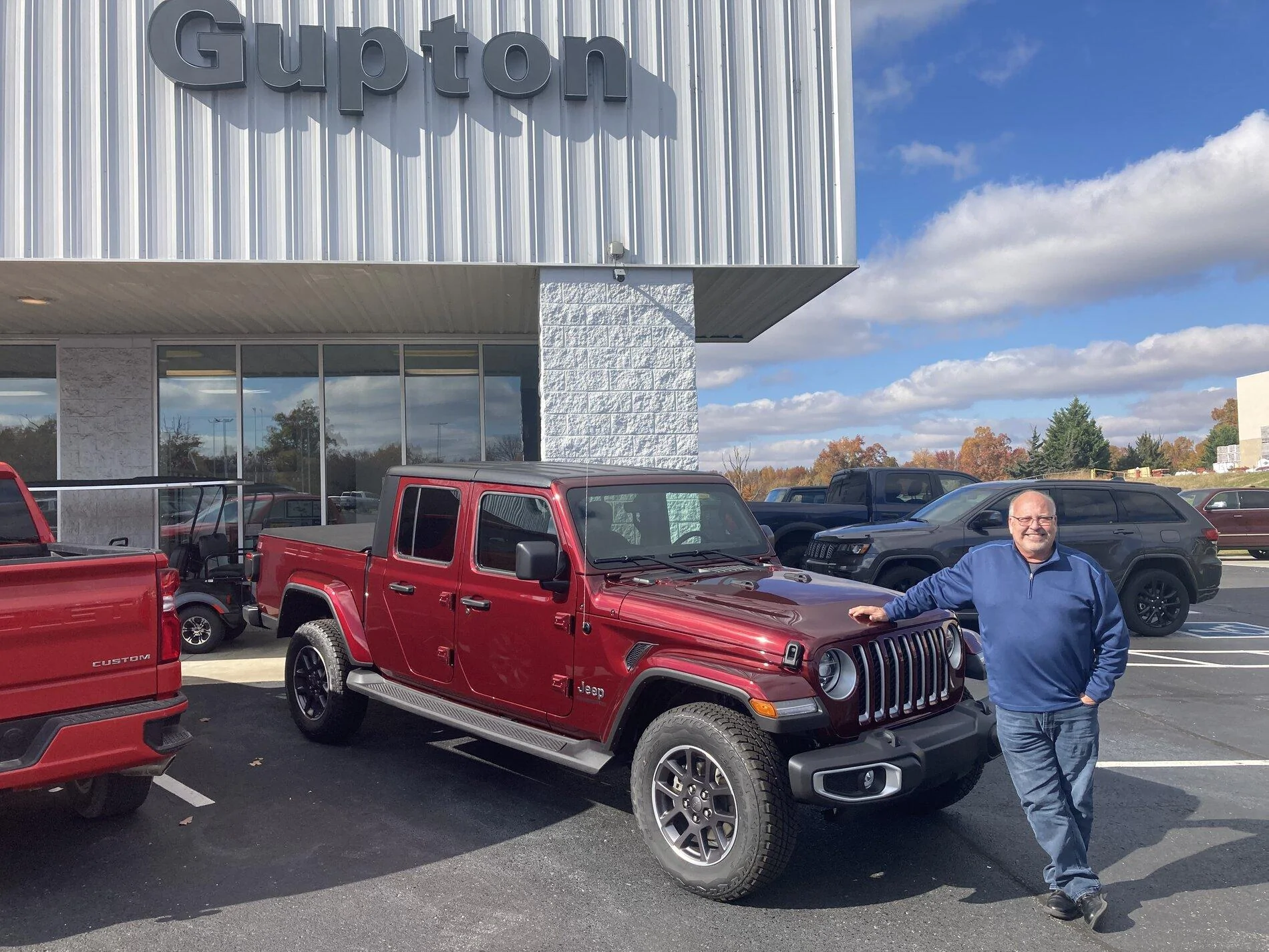 Jeep Gladiator Gupton Motors up to 8% below invoice 5AD21D68-B1C2-4654-8B07-6C749F53F4A1