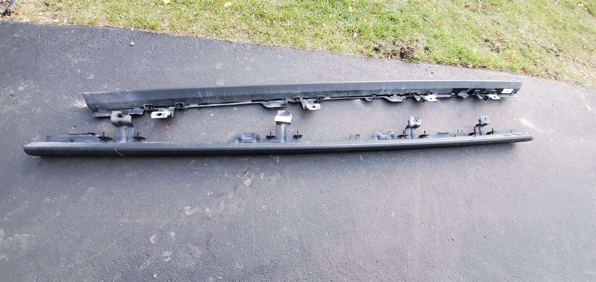 Jeep Gladiator Factory JR Rubicon "Rock Sliders" $100 with all hardware or $150 delivered "locally".  And factory trail rails - read below 20211031_172558