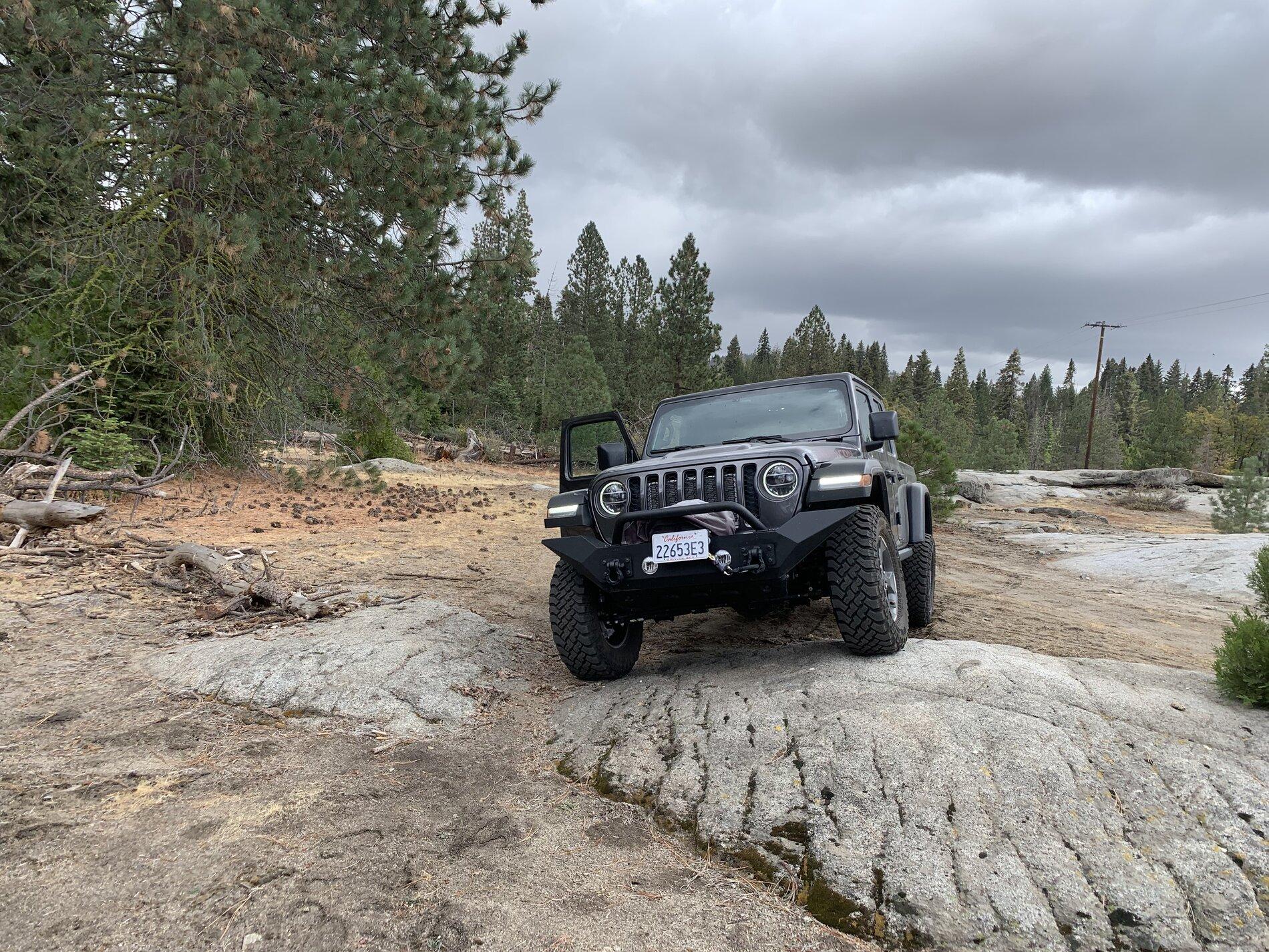 Jeep Gladiator GRANITE CRYSTAL JT Gladiator Club D008E833-F41E-410A-BBBA-053E0431F9F2