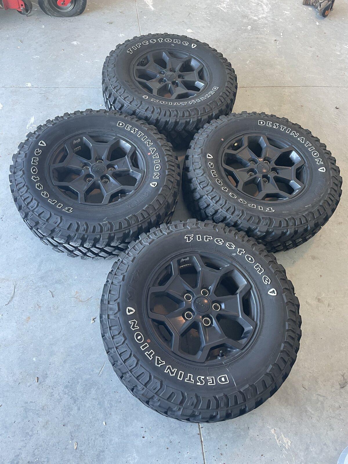 Jeep Gladiator Willys wheels and tires. Set of 4 796B5231-440C-43D6-A2D7-94FCEF46FB65