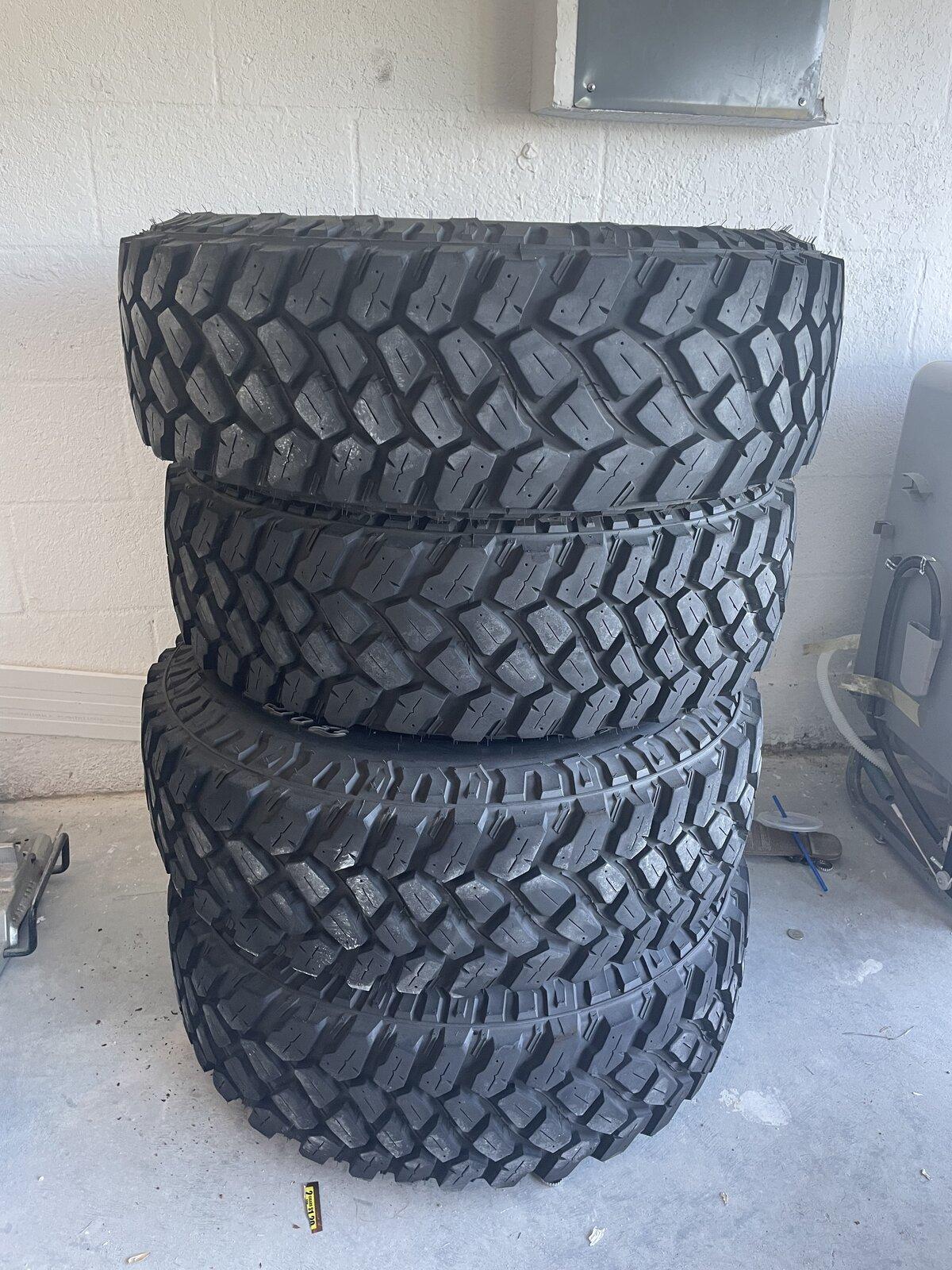 Jeep Gladiator Willys wheels and tires. Set of 4 BE625E09-59FD-469C-952A-94902BEC4AF7