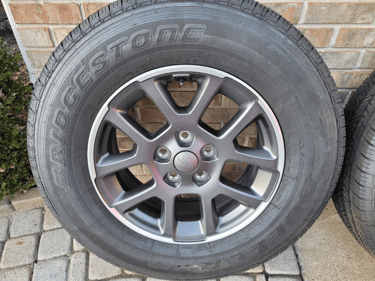 Jeep Gladiator 2020 Overland Tires / Wheels / TPMS 20211113_163912
