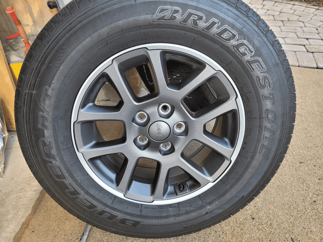 Jeep Gladiator 2020 Overland Tires / Wheels / TPMS 20211113_163932