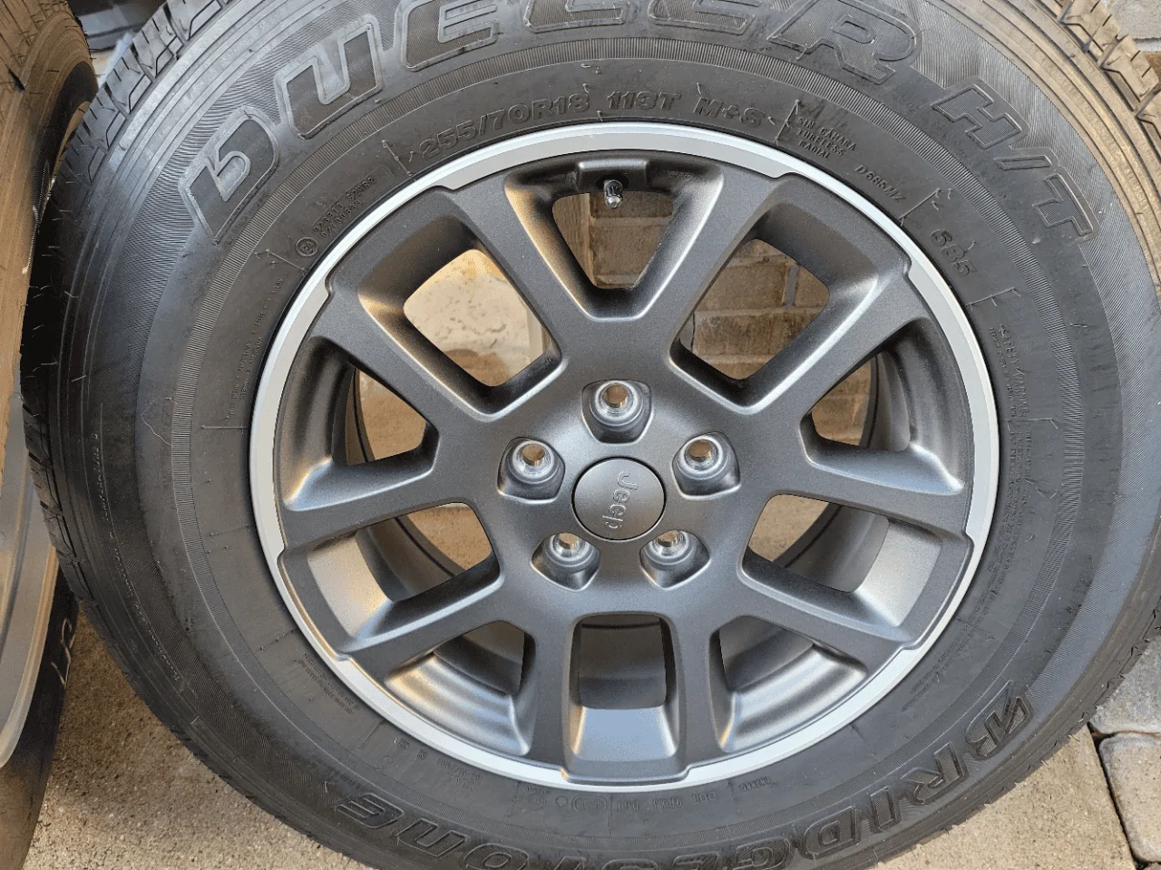 Jeep Gladiator 2020 Overland Tires / Wheels / TPMS 20211113_163946