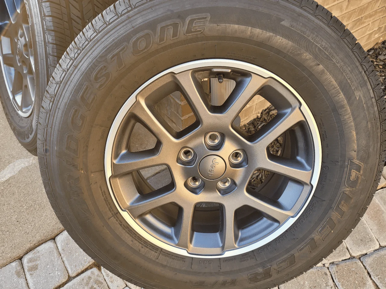 Jeep Gladiator 2020 Overland Tires / Wheels / TPMS 20211113_164001