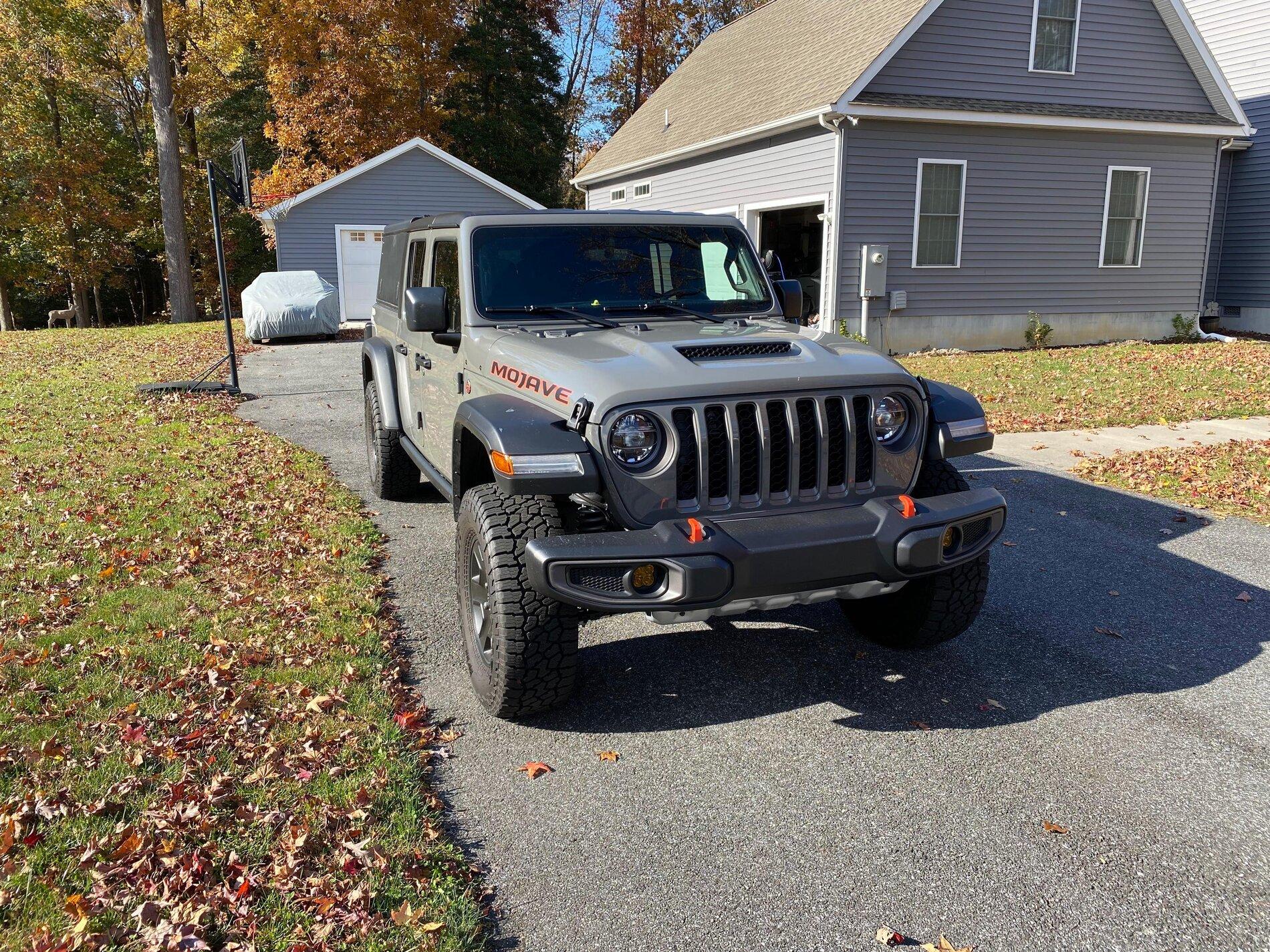 Jeep Gladiator Alu-Cab Gladiator Bed Cap IMG_3128