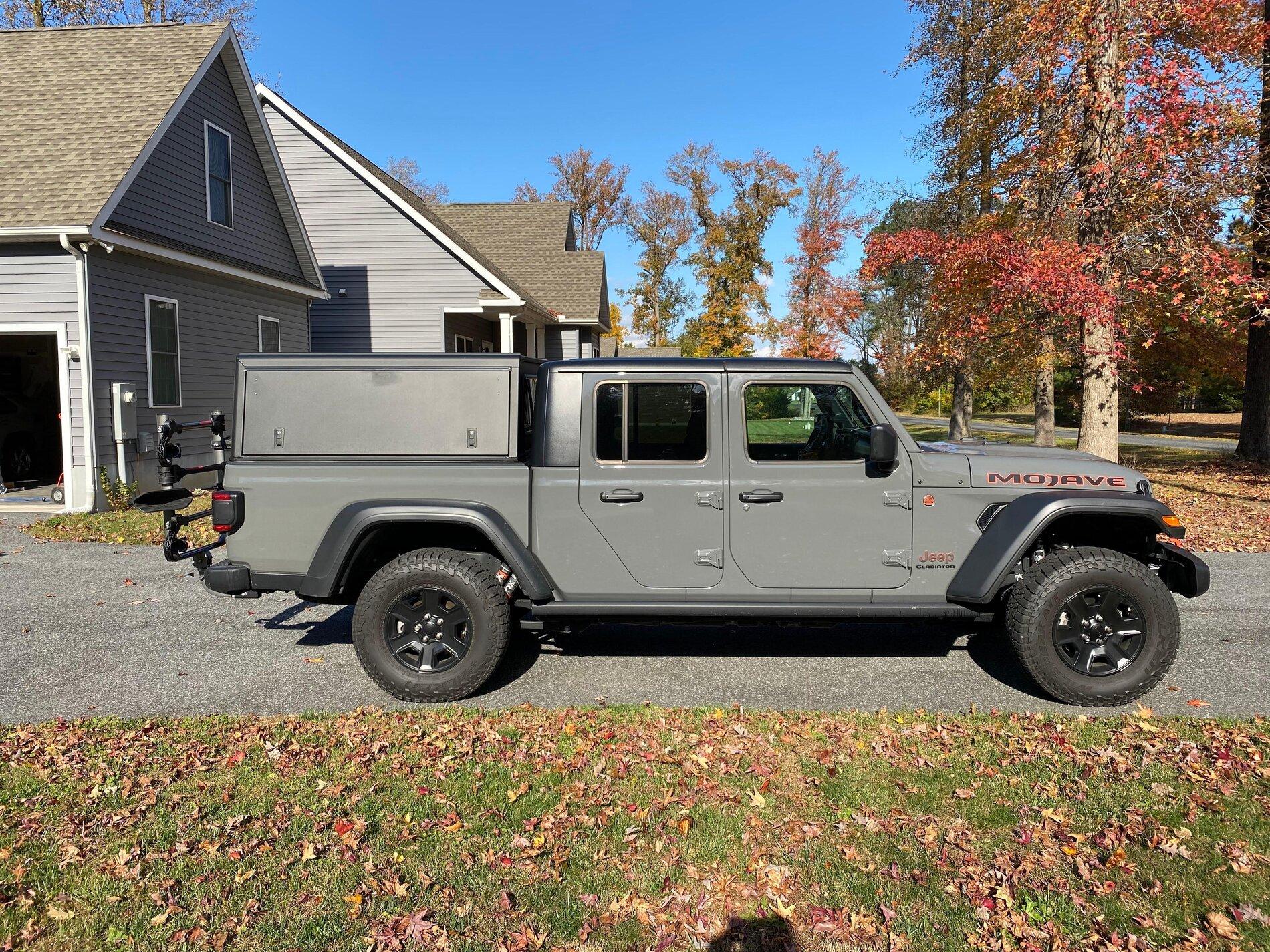 Jeep Gladiator Alu-Cab Gladiator Bed Cap IMG_3126