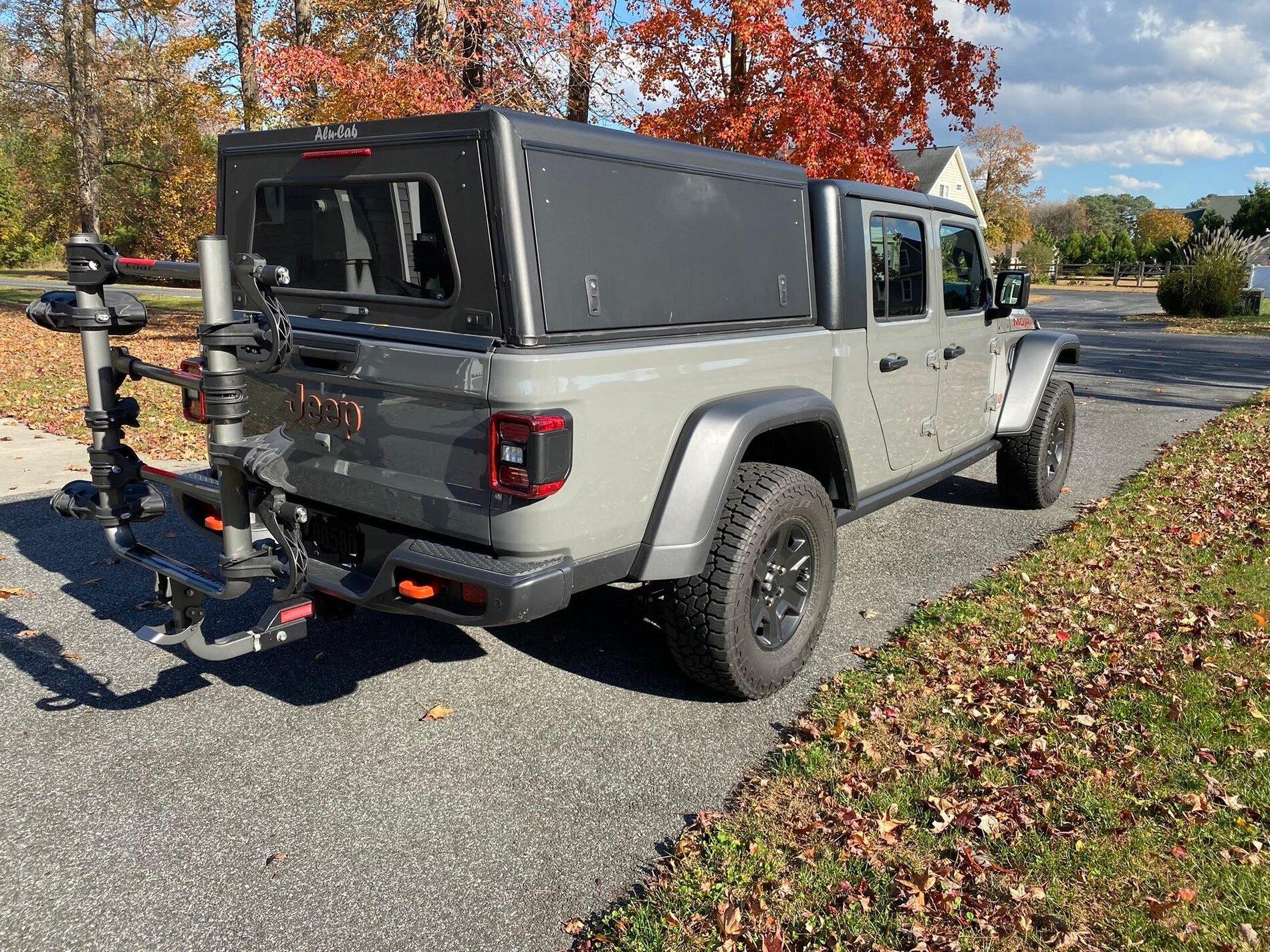 Jeep Gladiator Alu-Cab Gladiator Bed Cap IMG_3130