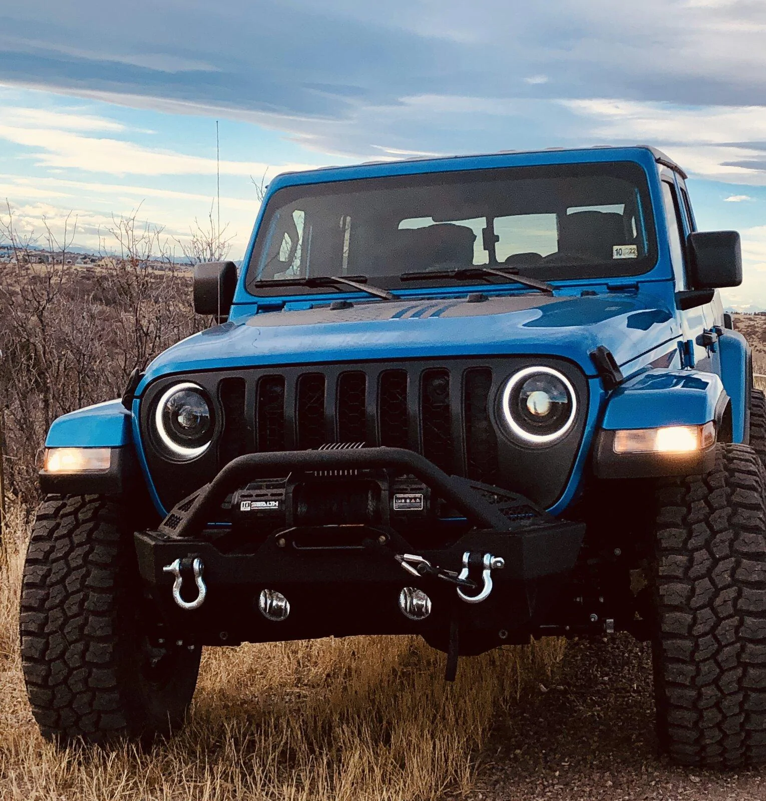 Jeep Gladiator Godfather’s Hydro Blue 75890A35-1114-427B-8582-FBB5FBF9B040
