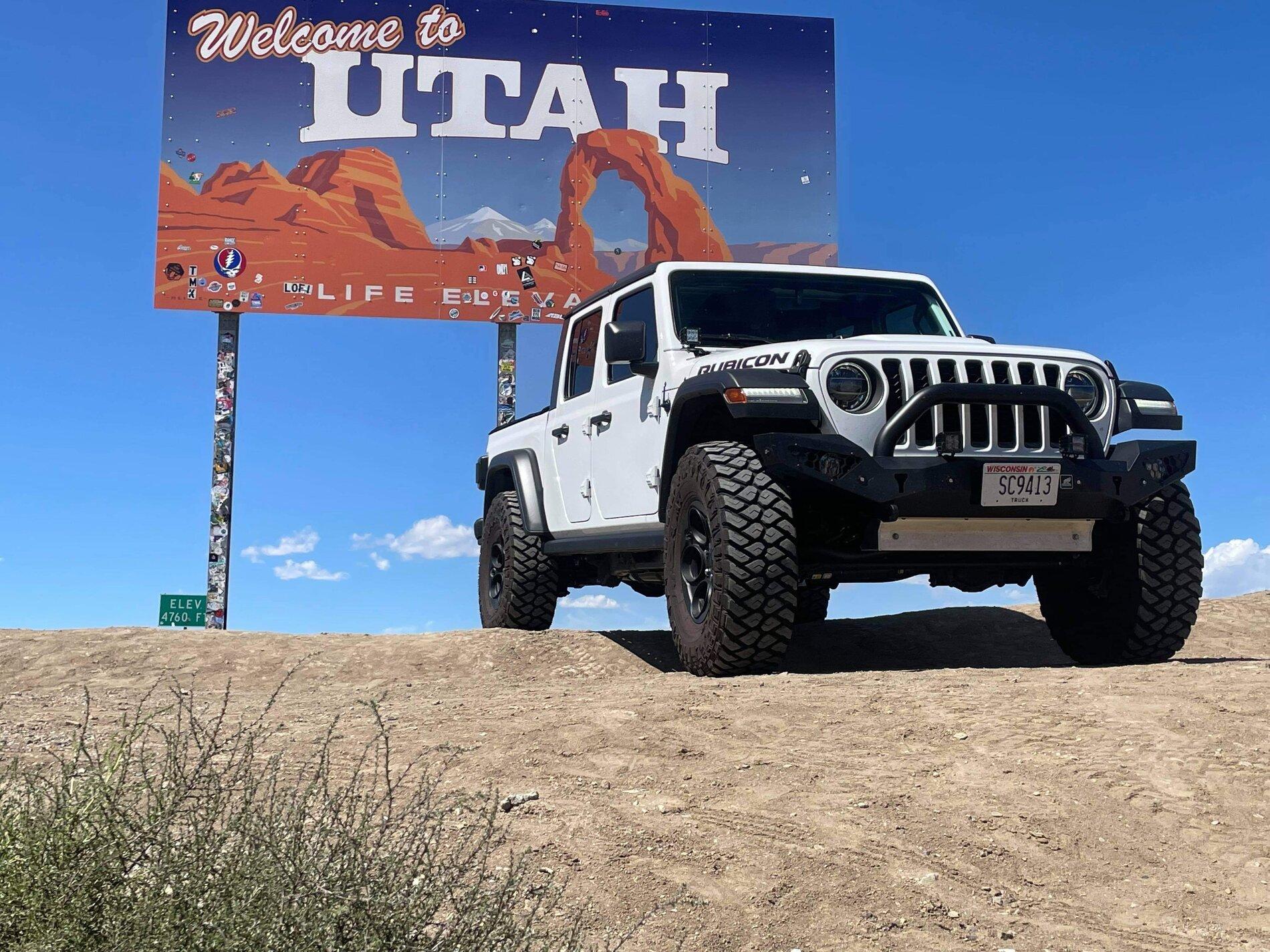 Jeep Gladiator aftermarket front bumper ADE18D04-63CF-46C3-A055-9A02AF4655D6