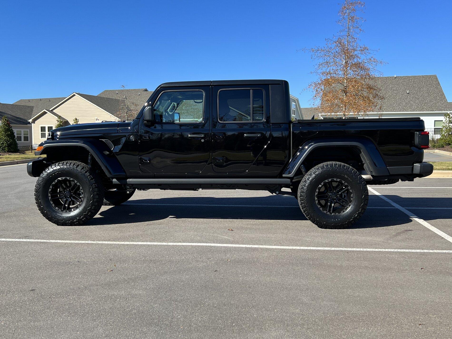 Jeep Gladiator Anyone have the Daystar 3/4” level kit or just the 1” Teraflex puck installed? 8B683644-6148-45DE-A3D0-0E65602BD5B6