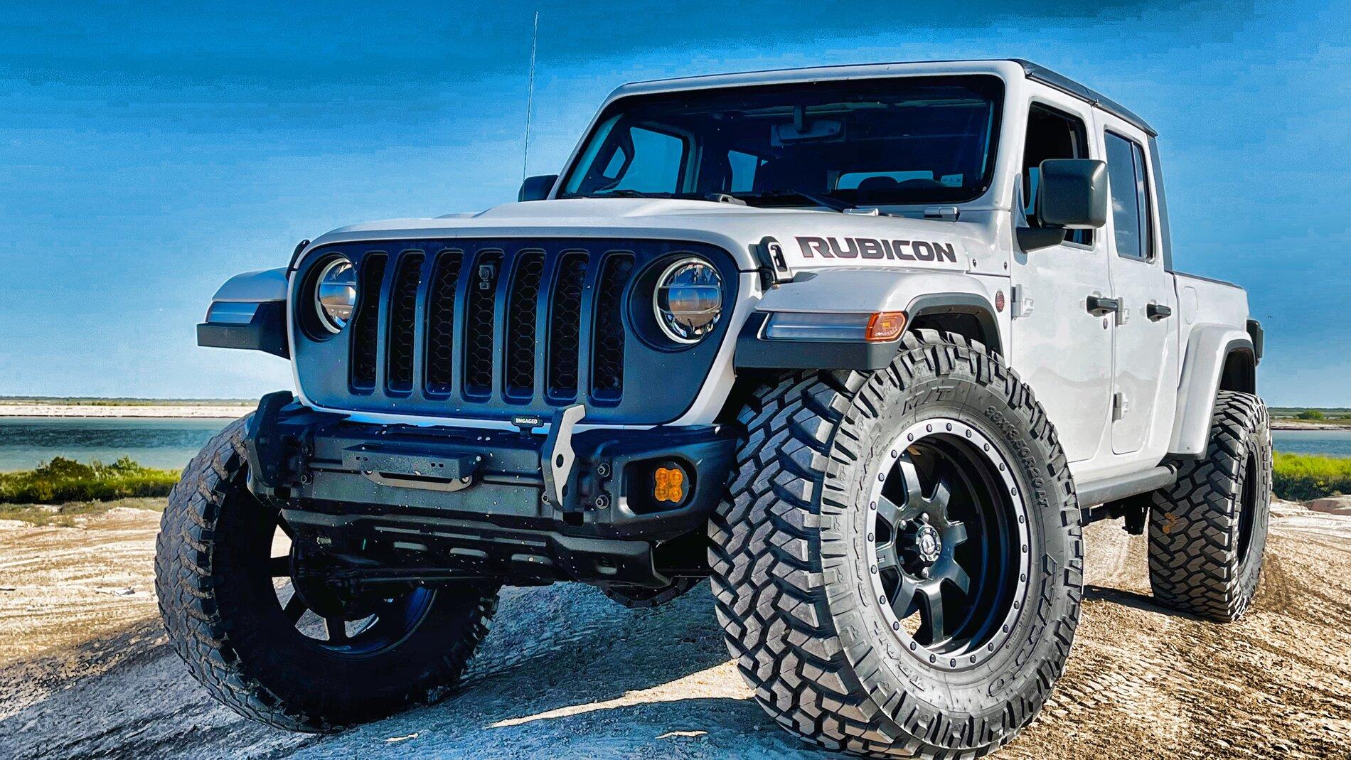 Jeep Gladiator BRIGHT WHITE Gladiator JT Club 74FE65DD-C7BC-42FD-8E62-775EF5C42061