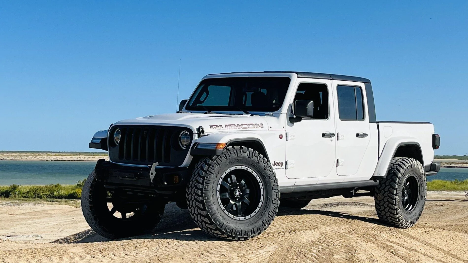 Jeep Gladiator BRIGHT WHITE Gladiator JT Club B578DC12-D89F-499F-A0C8-6C2C5B826987