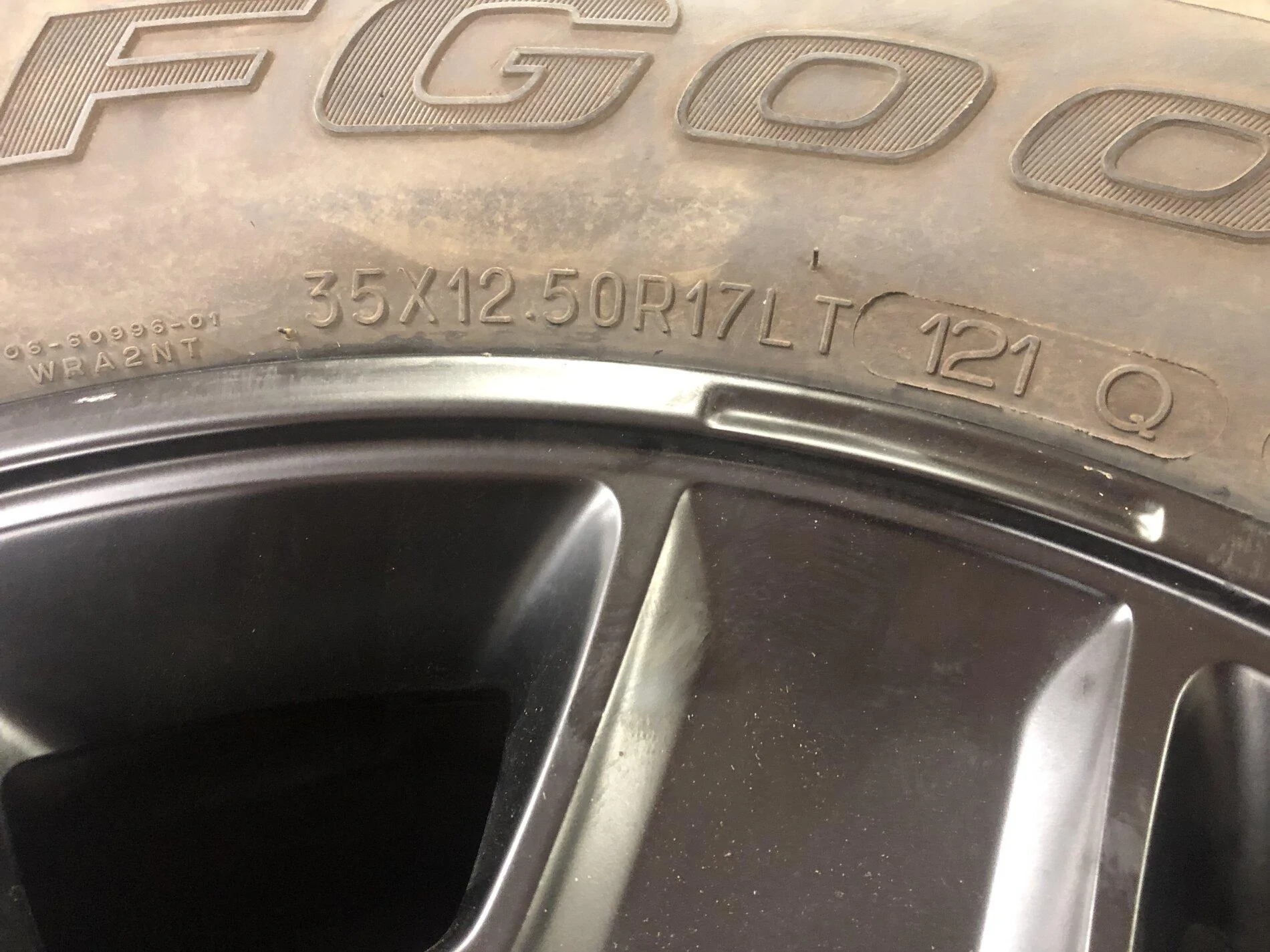 Jeep Gladiator Mojave wheels km3 35s BC4ED9A4-ABDA-4039-8B81-773938E3A7E0