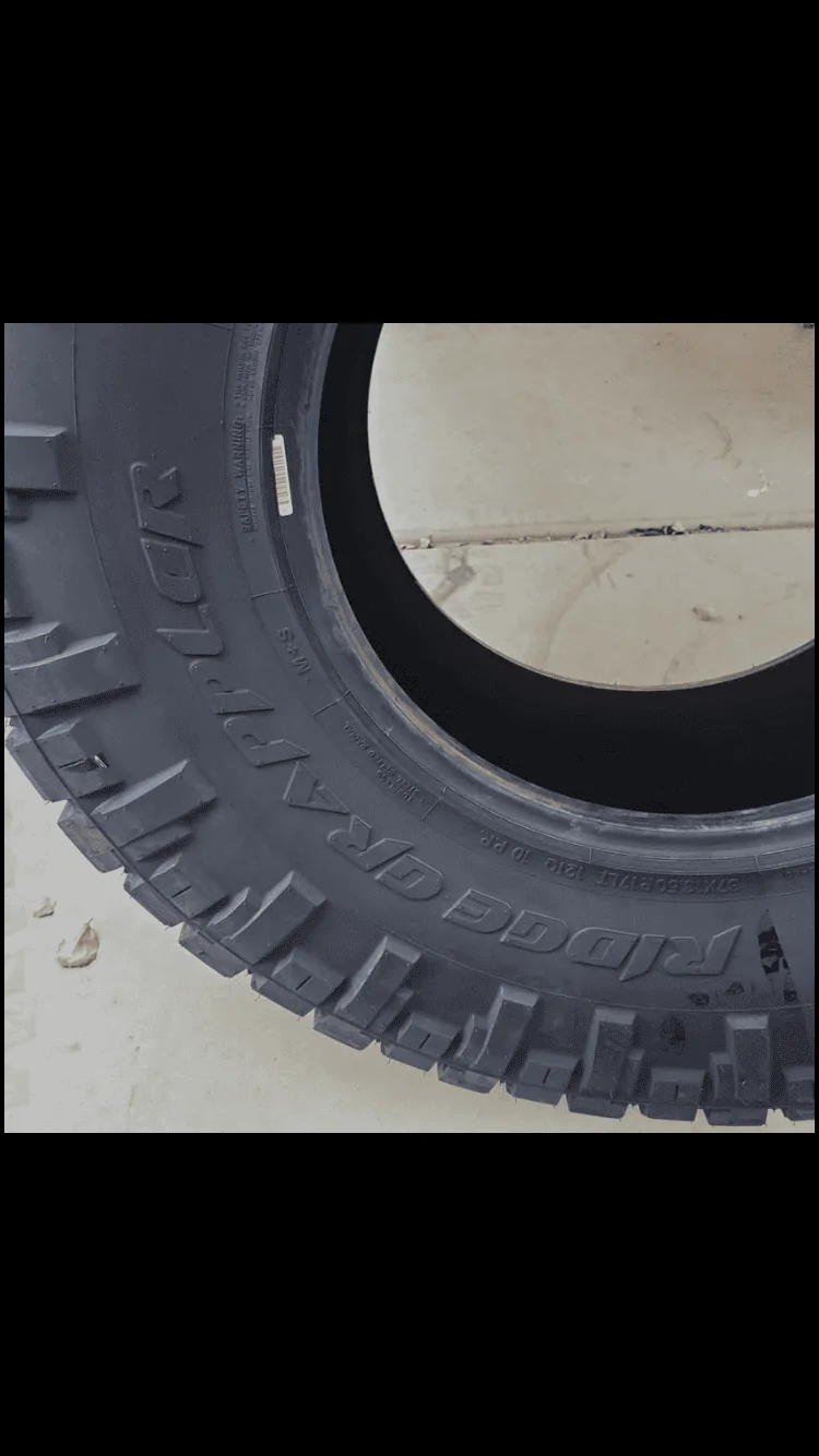 Jeep Gladiator 37x13.5x17 nitto ridge grappler A8A5D396-1558-4757-B323-9C4C5ACE4729