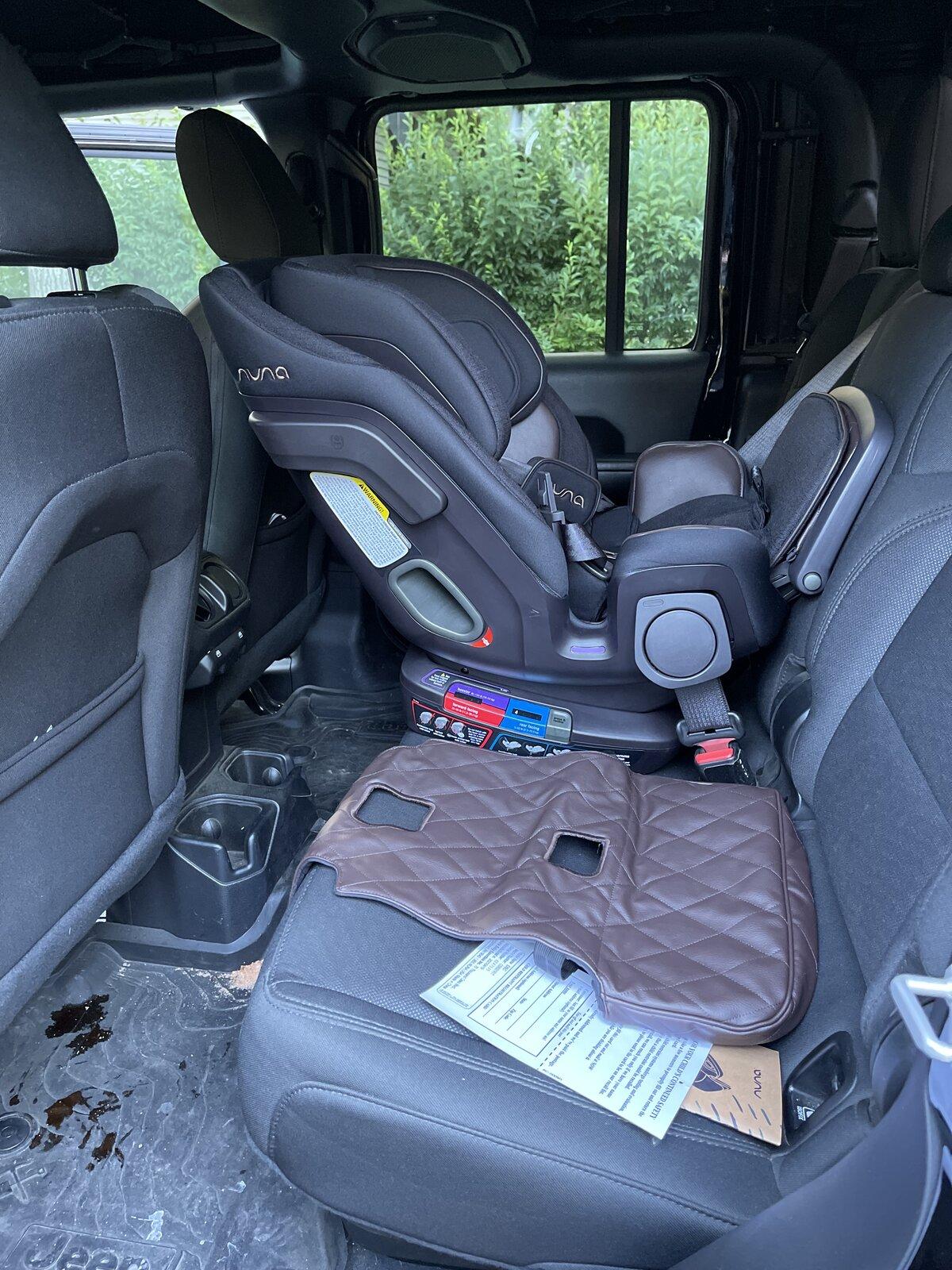 Jeep Gladiator Baby seat placement Gladiator 64963809620__D0D27485-38EF-49FE-A8F0-BDEB0D76D342
