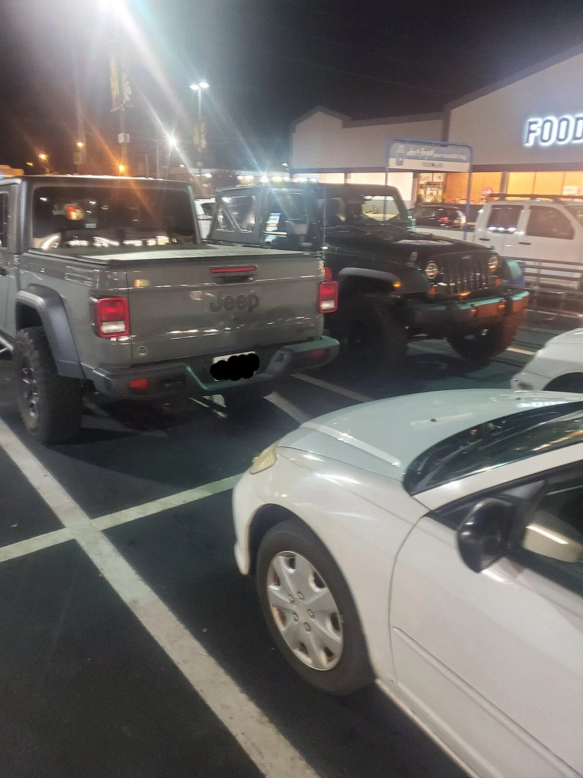 Jeep Gladiator Jeeps Parking Next To Jeeps 20211112_190014