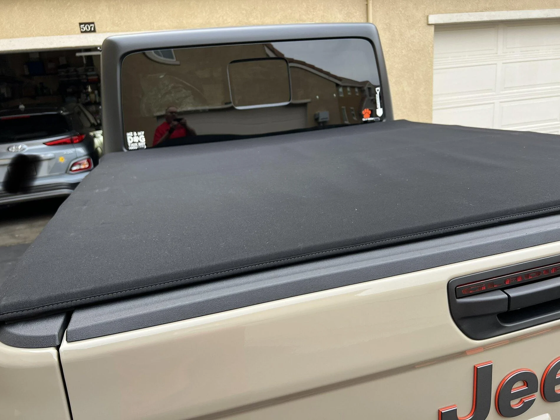 Jeep Gladiator Jeep Gladiator Genuine Mopar Tonneau Cover Soft Roll 2CEC813C-11D6-4299-986D-98E127FC1104