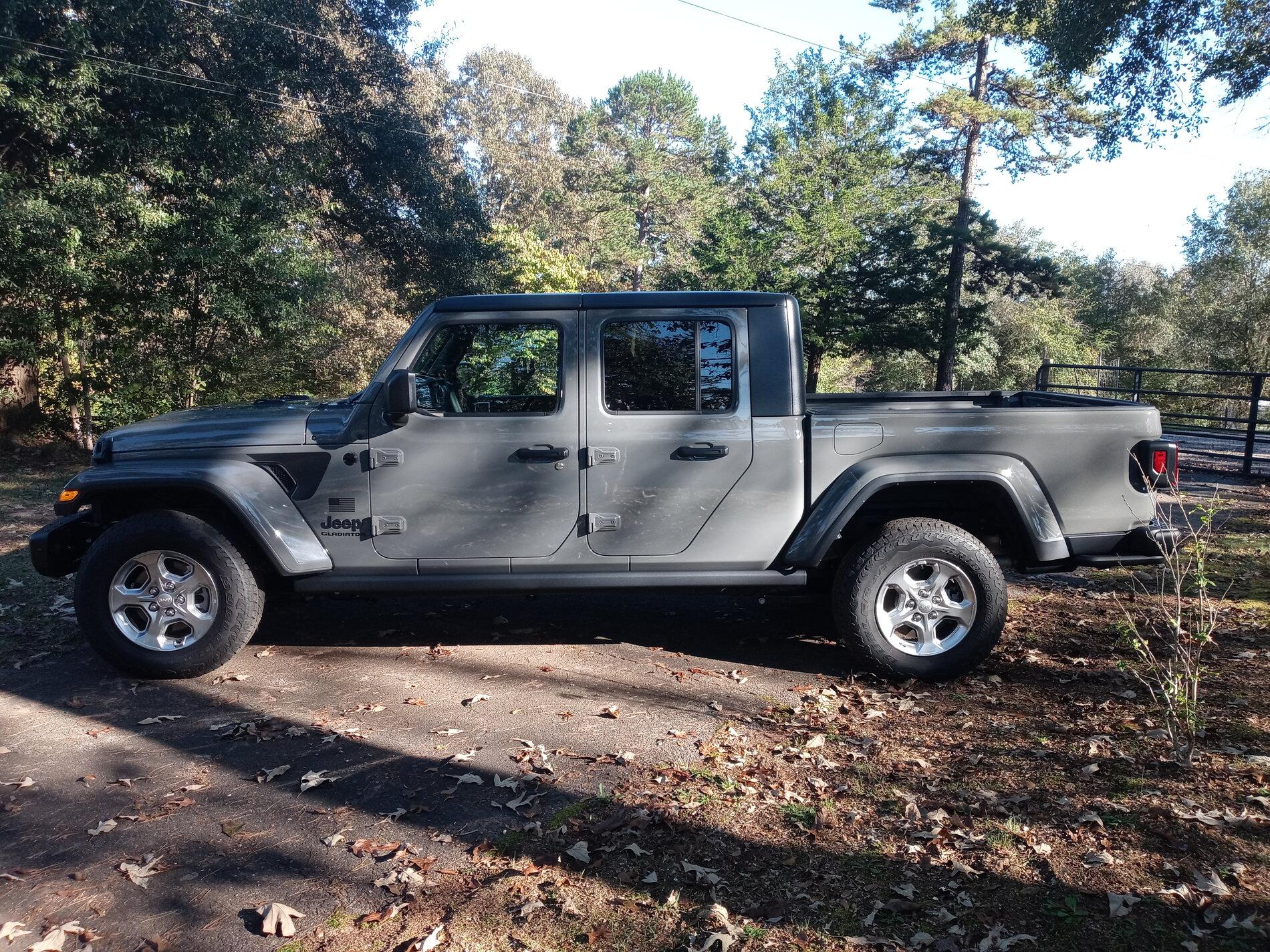 Jeep Gladiator Mopar Rock Sliders 20211010_164322