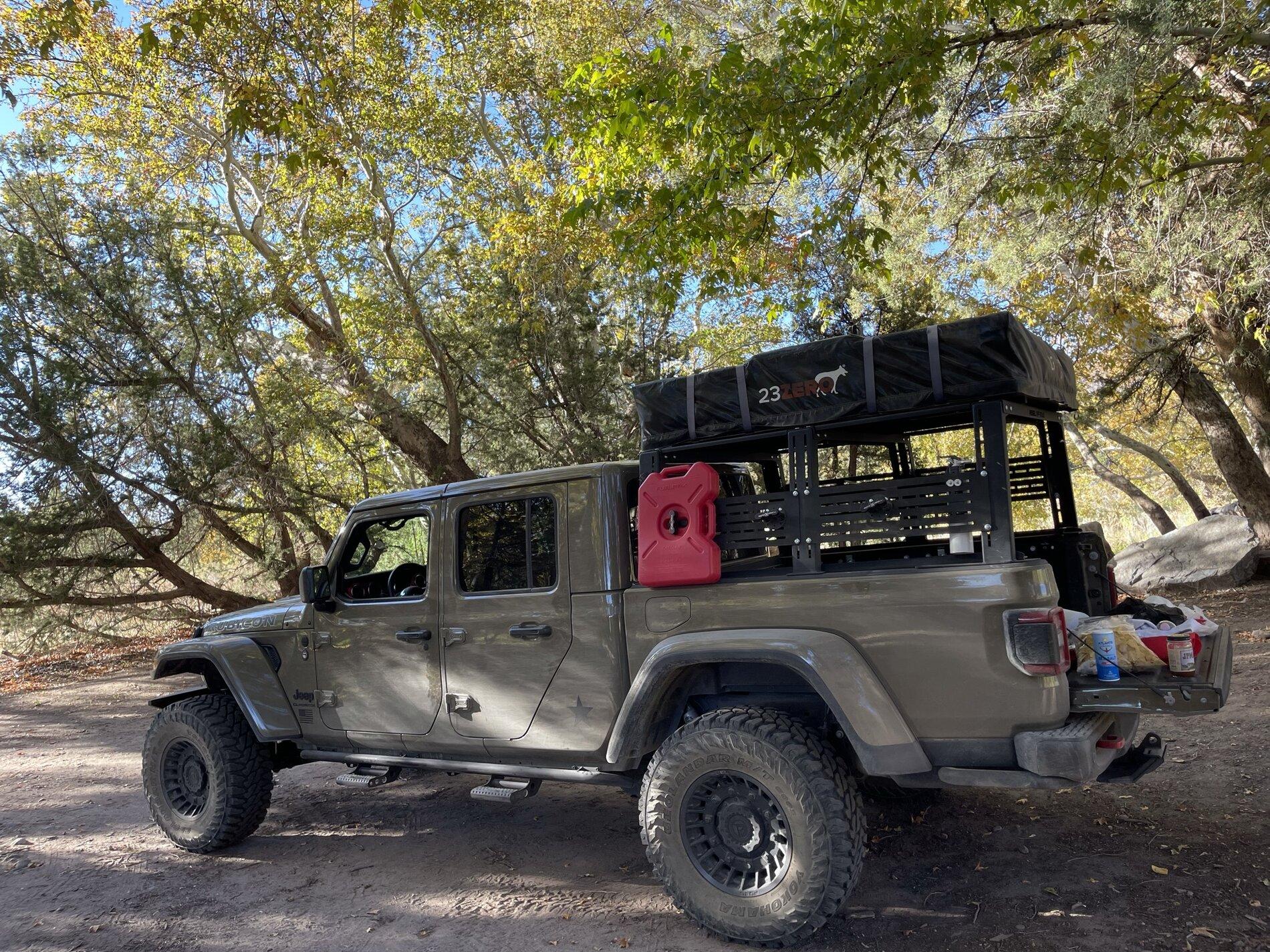 Jeep Gladiator Bed Rack and Roof Top Tents DAA58E60-42BB-407C-B2B7-382871E61952