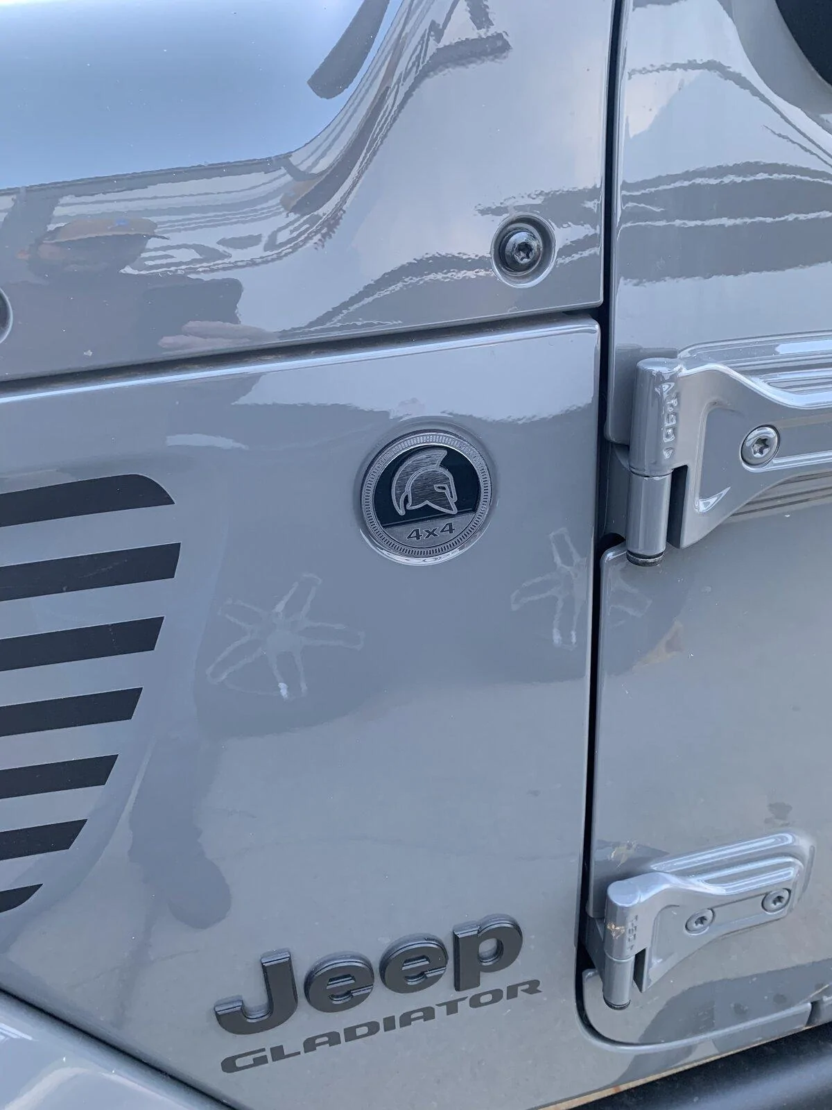 Jeep Gladiator AM/FM Antenna Delete - Moving From Exterior to Interior DDC27ACE-A377-403A-9FCD-E1C26B63DDD0