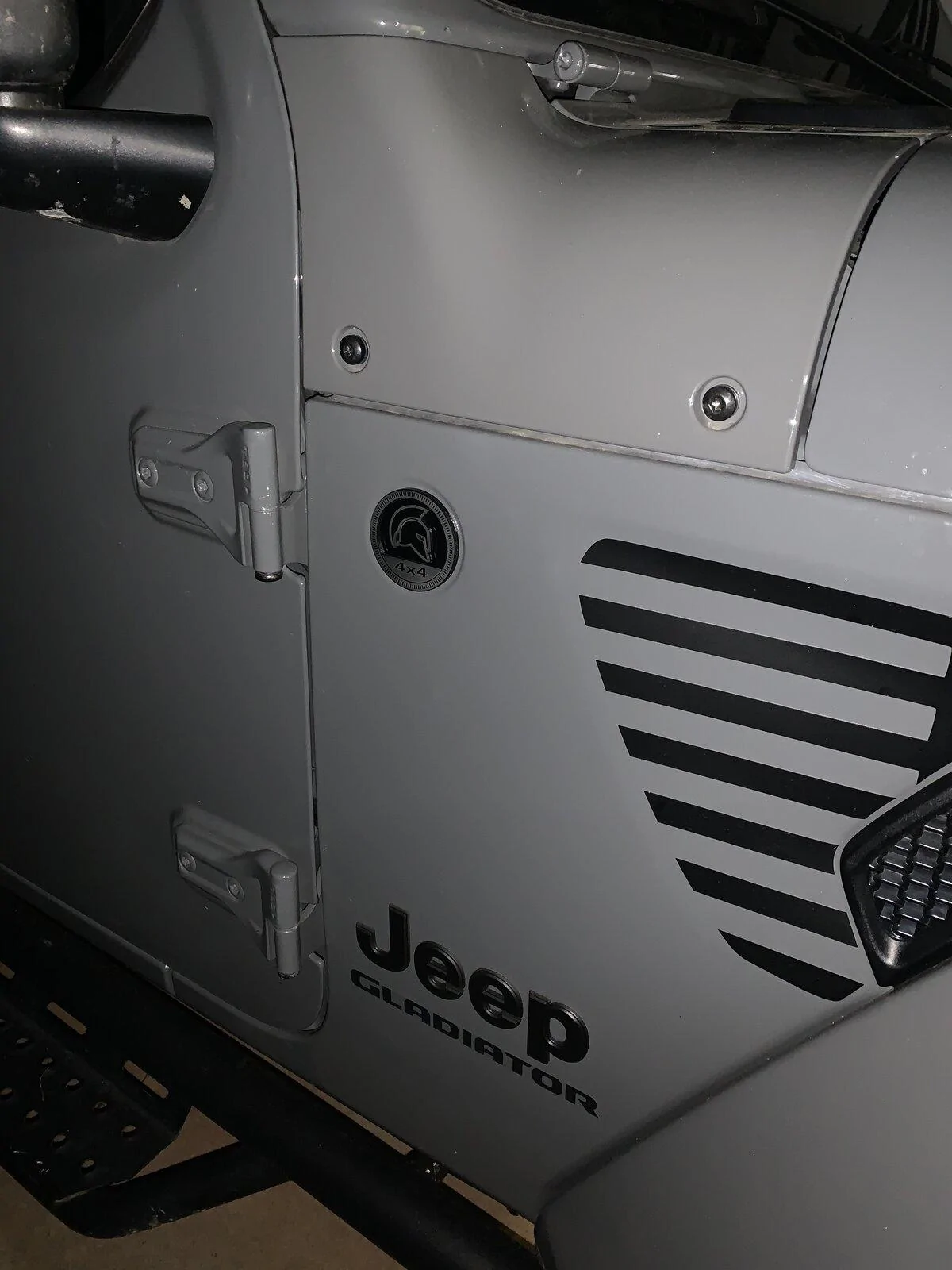 Jeep Gladiator AM/FM Antenna Delete - Moving From Exterior to Interior 82479920-5167-4462-8CF2-E1A6DD5FE44F
