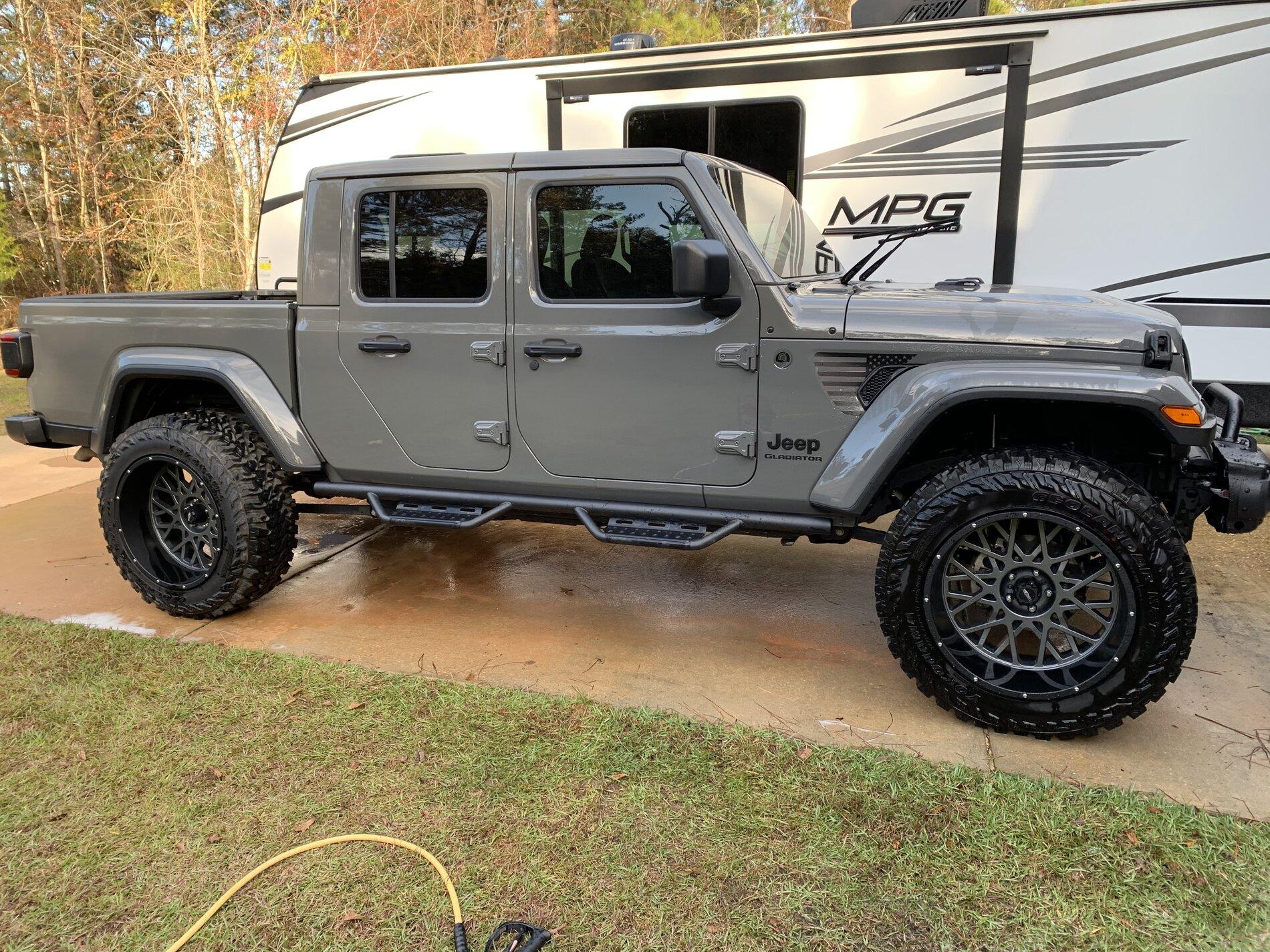 Jeep Gladiator STING GRAY Gladiator JT Club F28DCDA0-4D32-4FE6-8695-1AD9A2132100