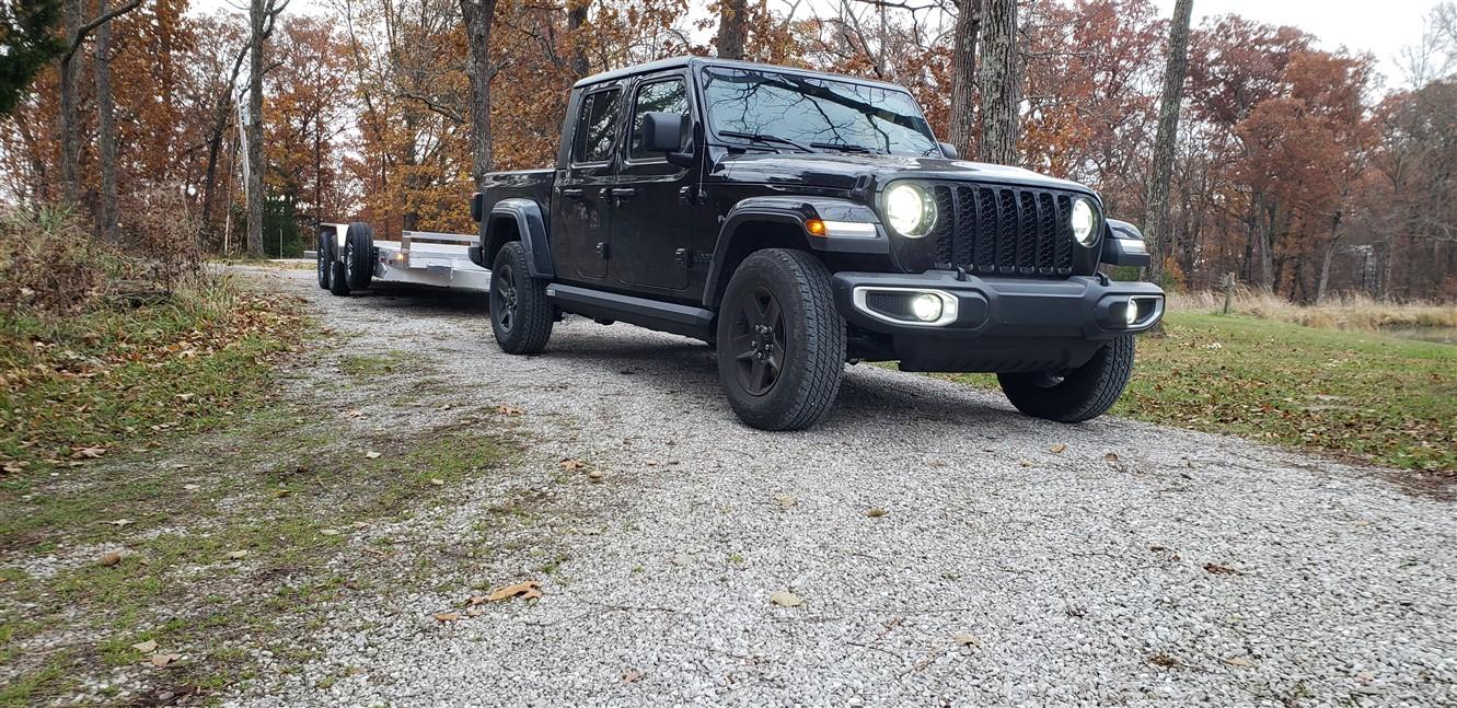 Jeep Gladiator So, what is everybody towing? Jeeptrailer2