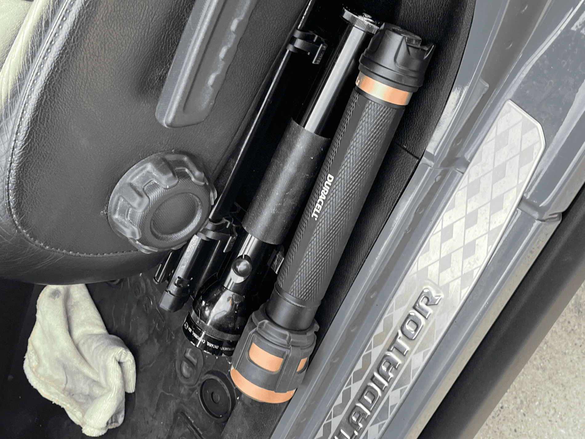 Jeep Gladiator Flashlight holder under seat question tempImageFi5vu5