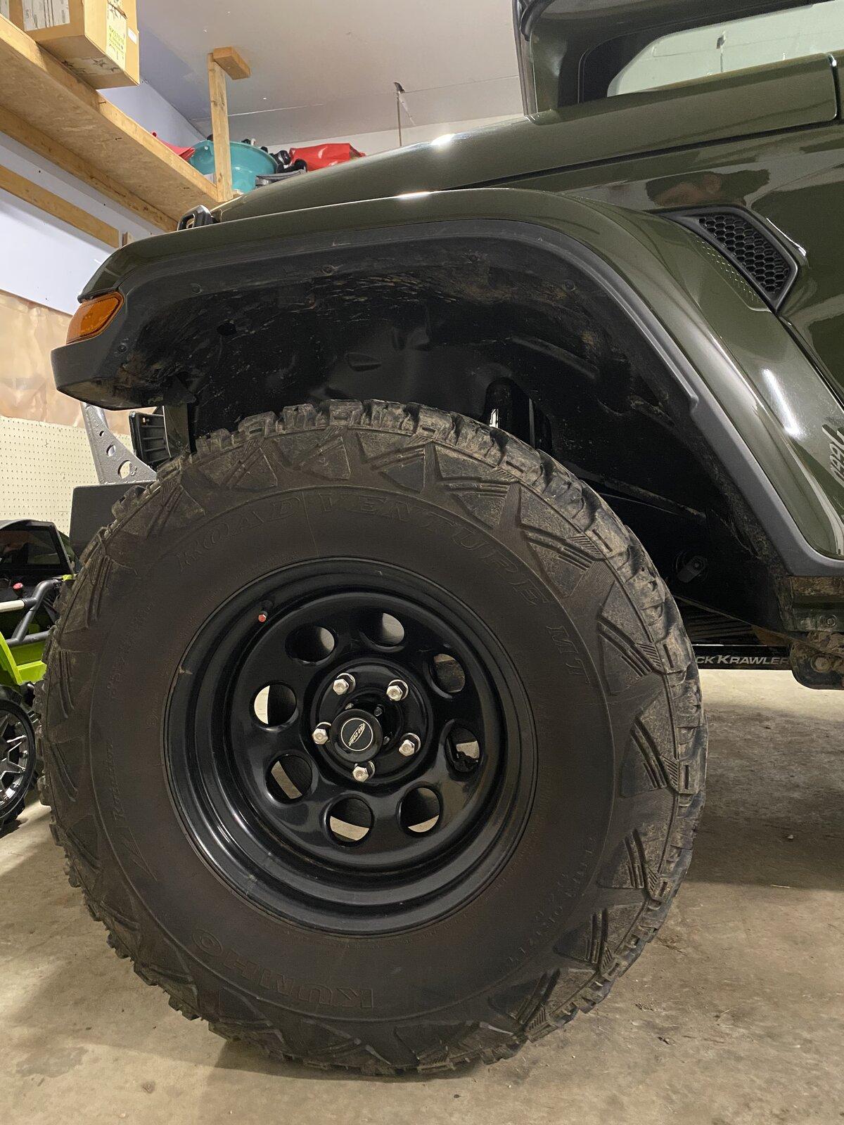Jeep Gladiator Alloy vs Steel wheels 7B3A391A-18D0-4CC7-AFF9-3E9F4930DC81