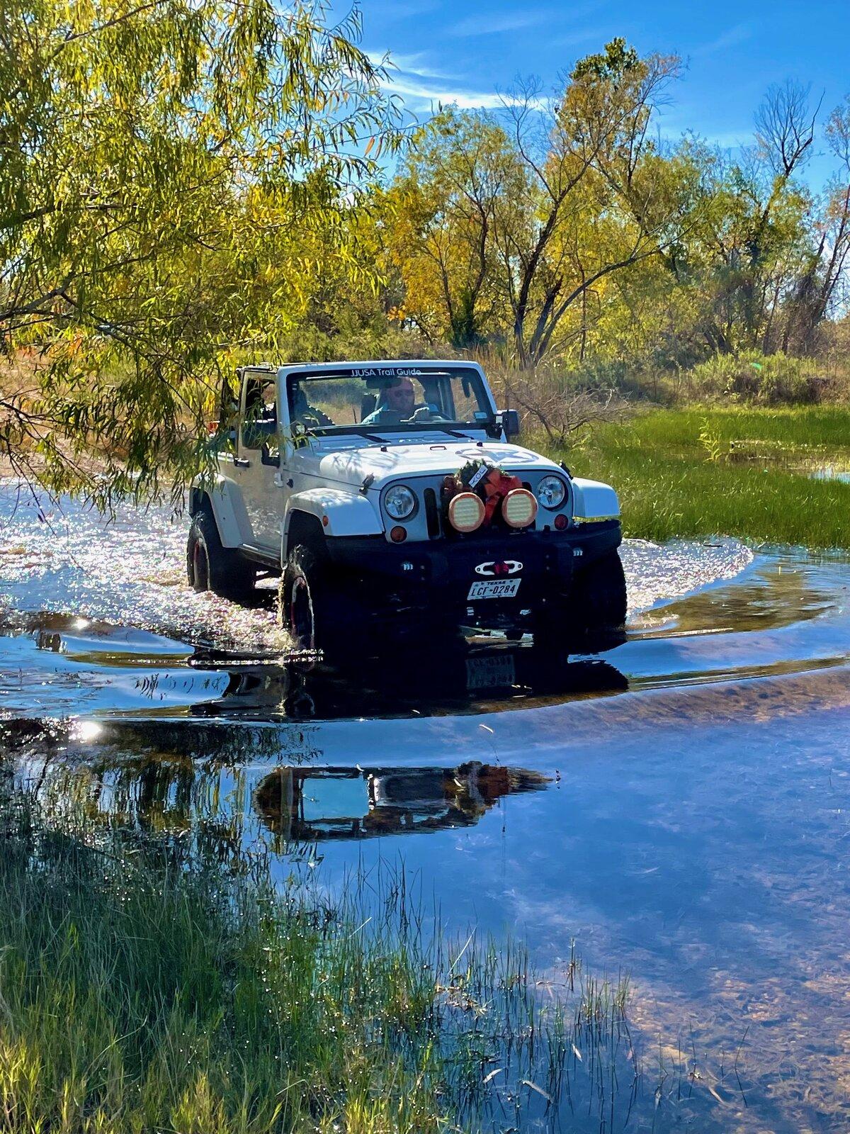 Jeep Gladiator Show us your Grill Wreaths 9F5EEE25-C6DC-4319-A4C2-5F463EE3D8AE.JPG