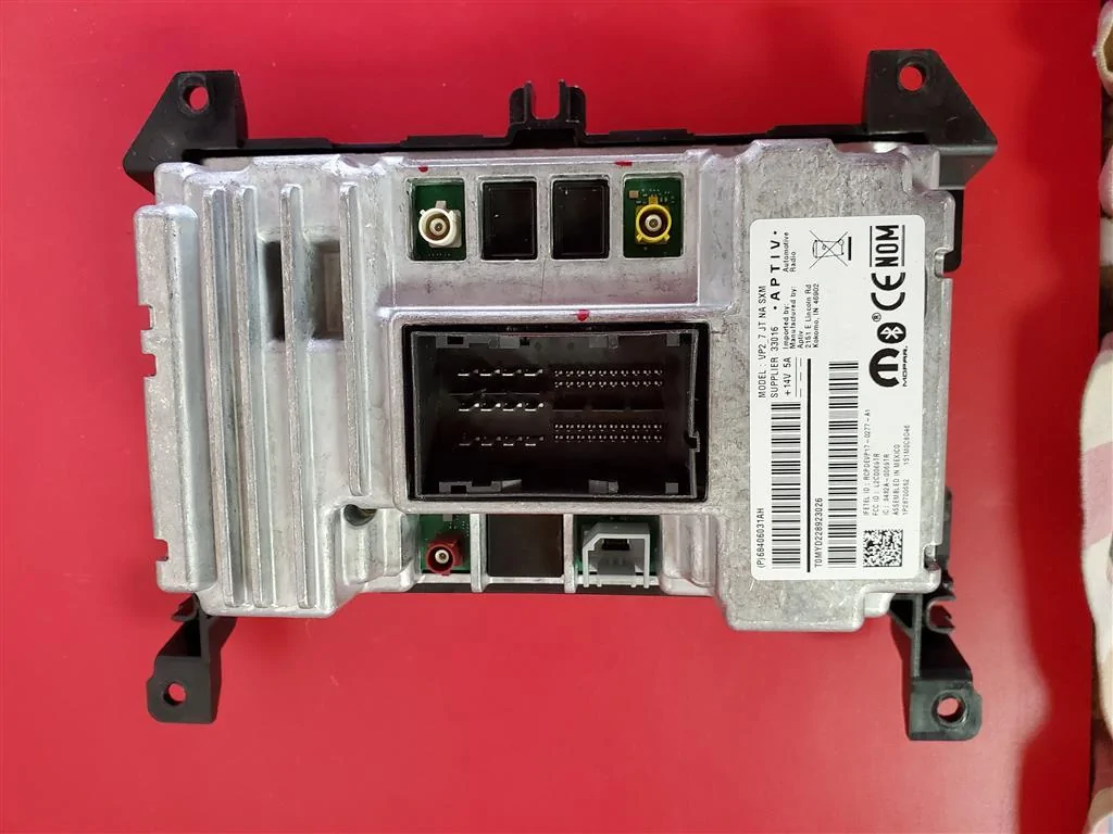 Jeep Gladiator 7" Uconnect with bezel, Sirius XM and unlock code.  Now $400 SHIPPED 20211119_114319 (Medium)