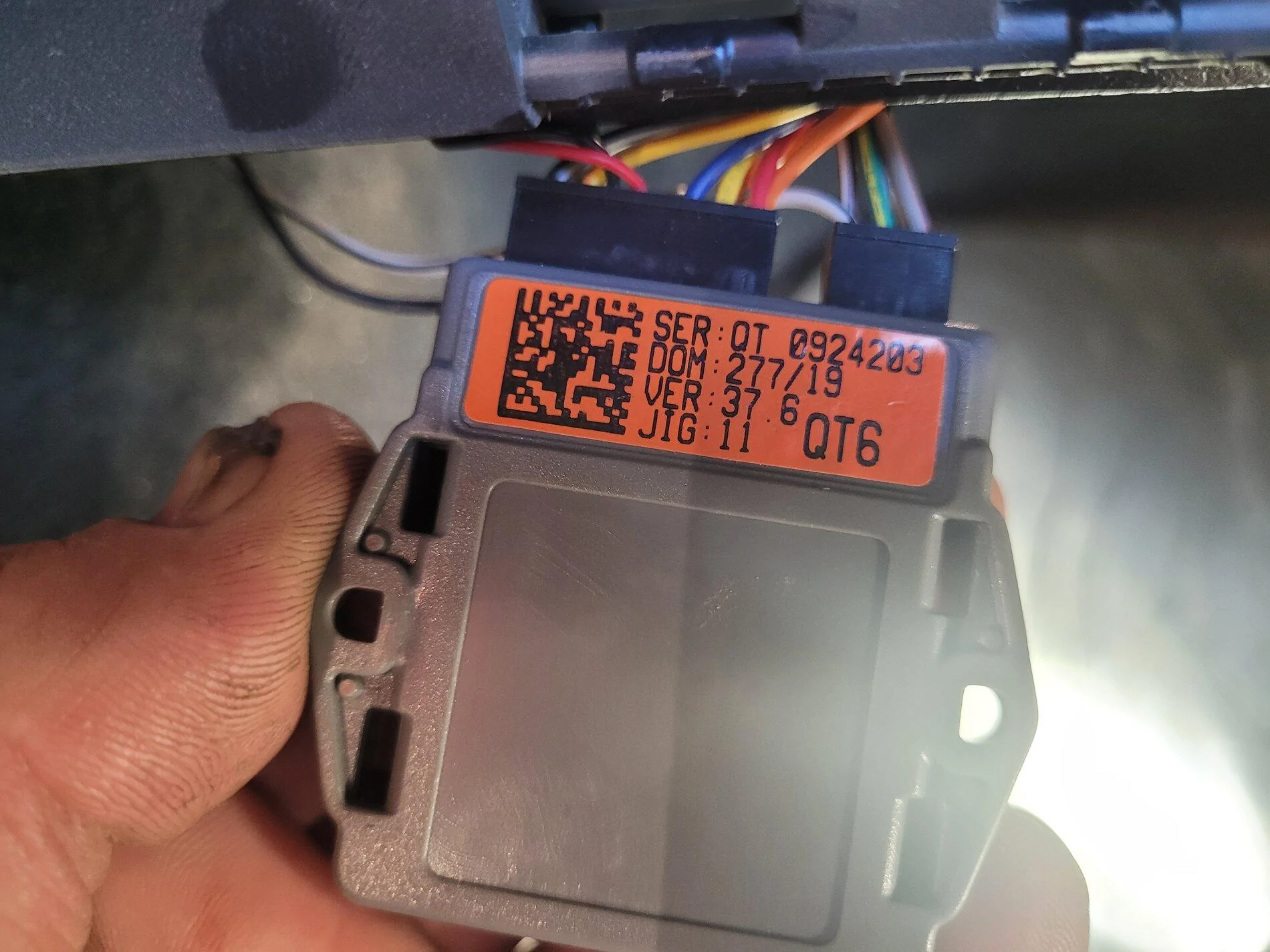 Jeep Gladiator Mysterious dealer added electical device? 20211117_152159