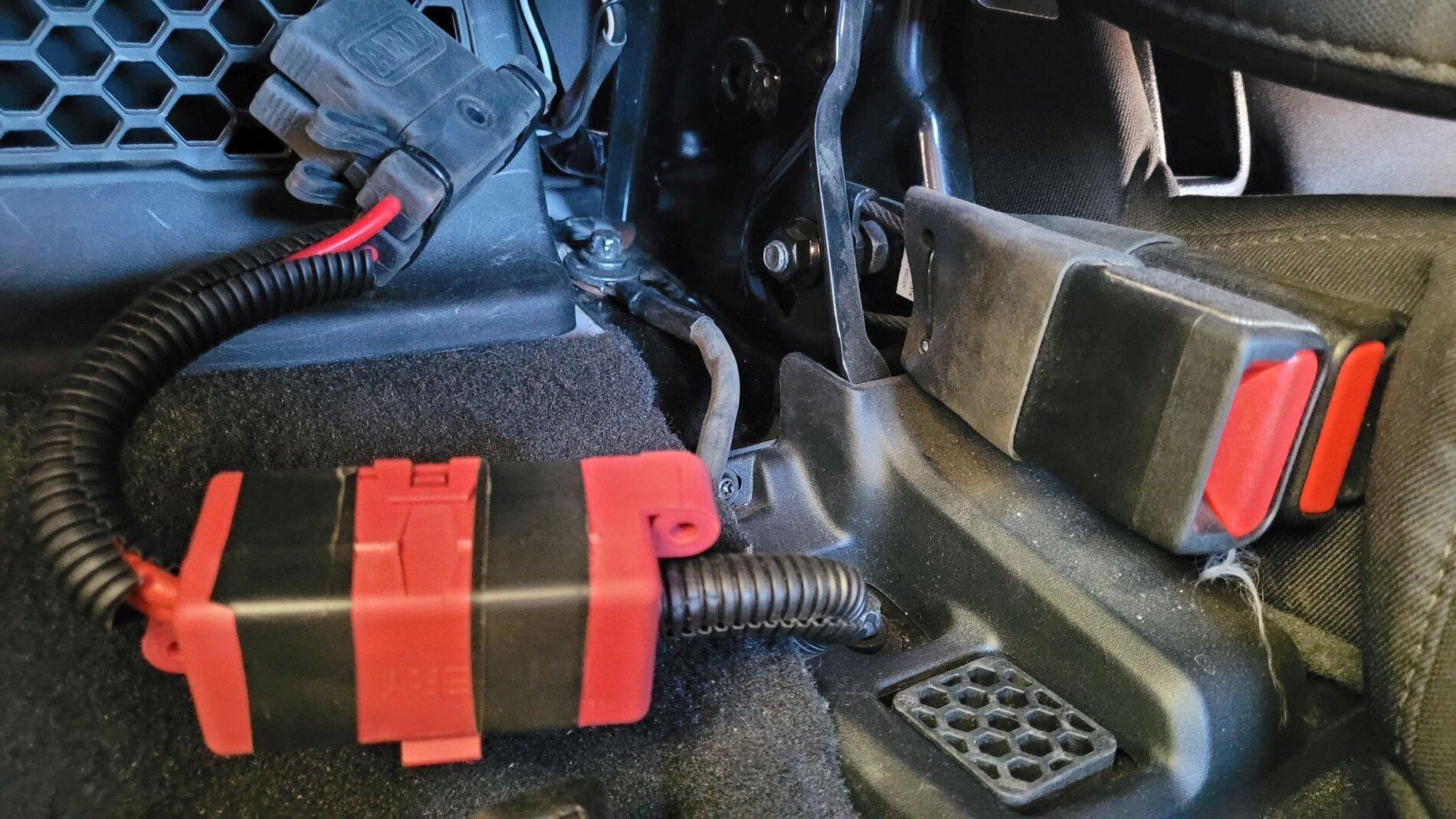 Jeep Gladiator Another 813/ARB (behind the seat) thread... 20211009_101308