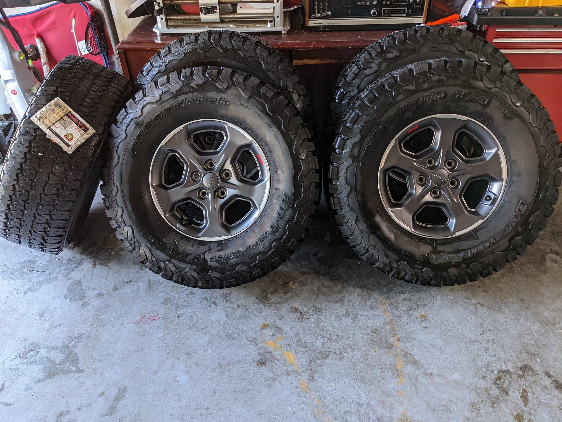 Jeep Gladiator (4)Rubicon Black Rim Takeoffs  315/70/17 (4)BFG KO2 AT(1) Firestone Destiny AT ASK:$750, $SOLD:600 PXL_20211120_155944905