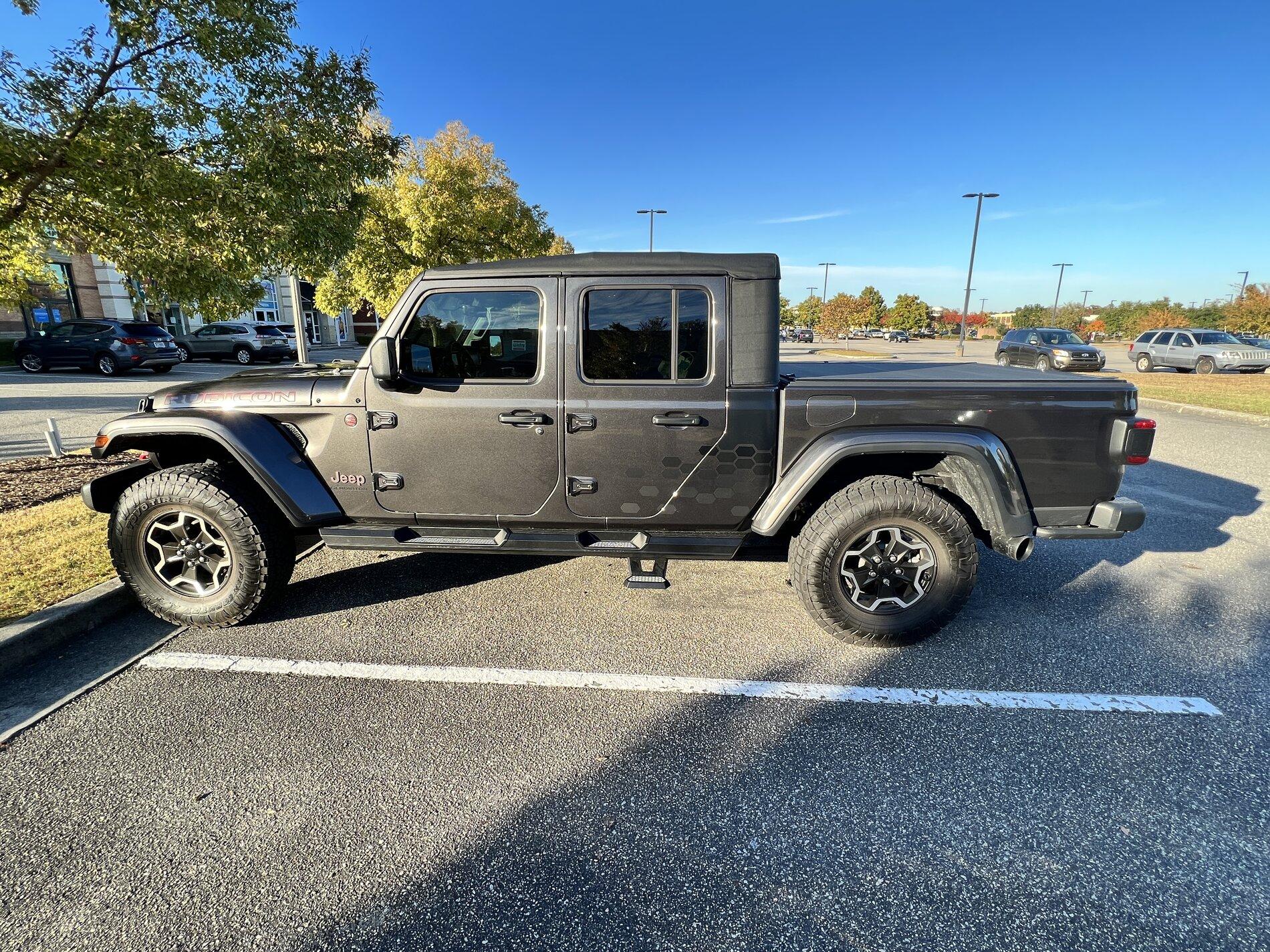 Jeep Gladiator WTS: AWE Tread Exhaust, Bakflip X4S Hard Rolling Tonneau, LOD Armor Slider Steps D84BC28C-2934-4297-A445-7EE1DCD5393C