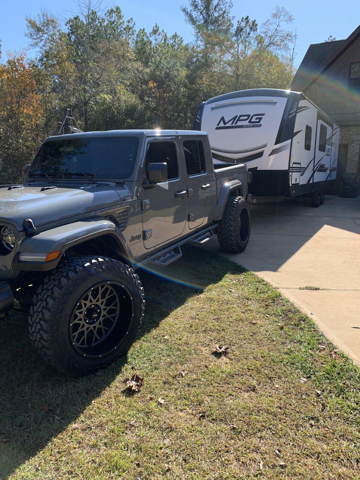 Jeep Gladiator Would you feel comfortable towing... CC8A0316-508C-41DE-B23A-AFA3BFB33342
