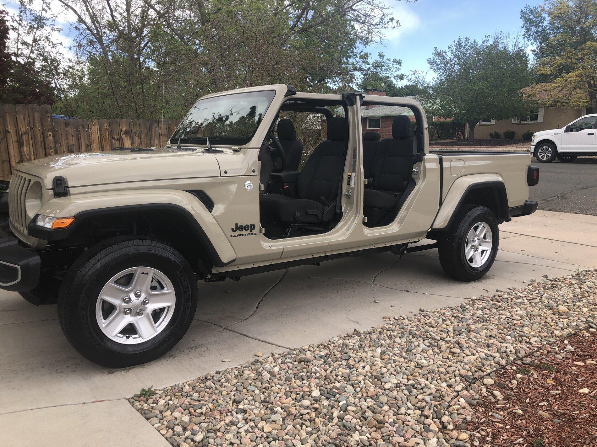 Jeep Gladiator New 2021 Willy's 6690C6CD-8B27-4DB1-9AE3-12FDCAF034E7