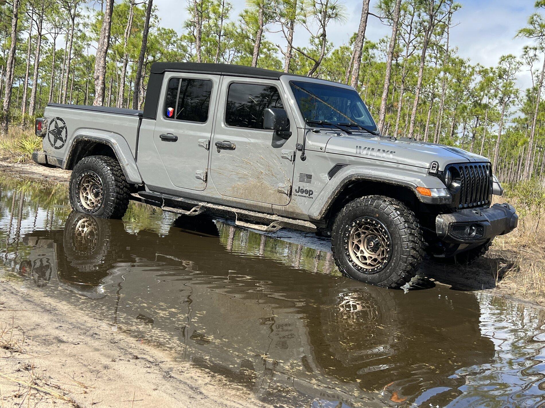 Jeep Gladiator SHOW ME YOUR WHEELS! 84DBB33E-0305-4A1C-B1EA-8254103422E2