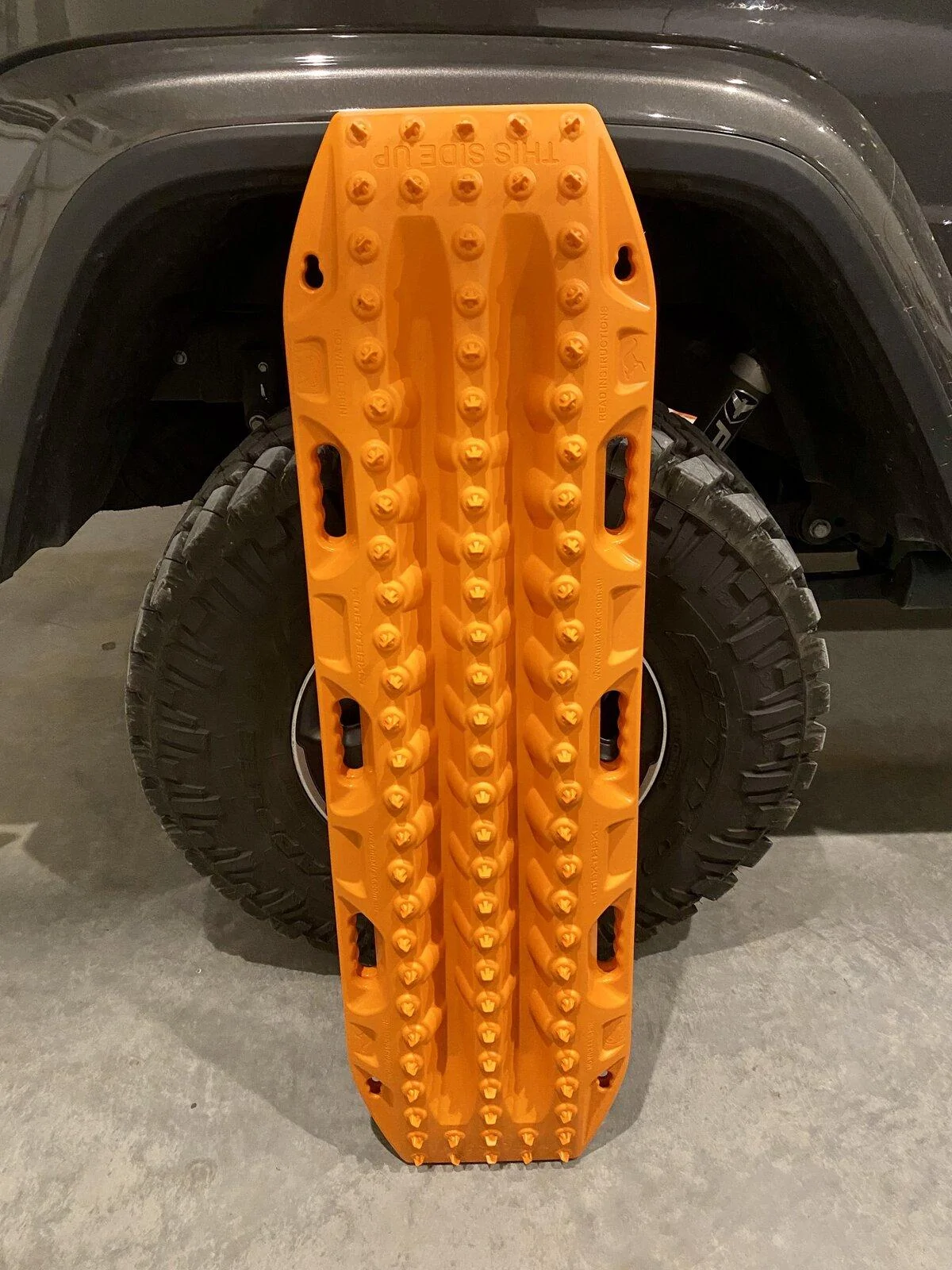 Jeep Gladiator New Orange Maxtrax MkII 059F4EF7-3B99-48EF-929B-F31F908A9CE3