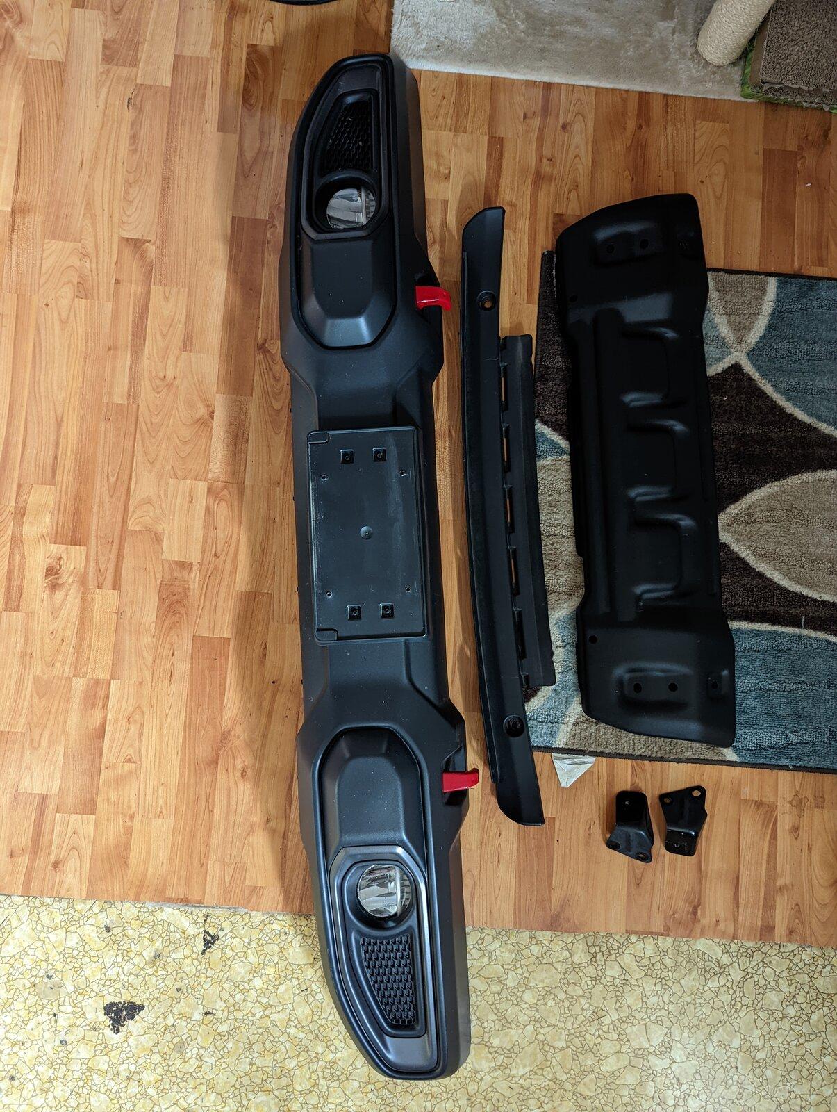 Jeep Gladiator STL Area IL/MO Stock Rubicon Bumper w-LEDs, Stock Metal Skid, Brackets, Bumper Trim, Locknuts, Brackets, and License Plate Bracket - make an offer PXL_20211122_150105515