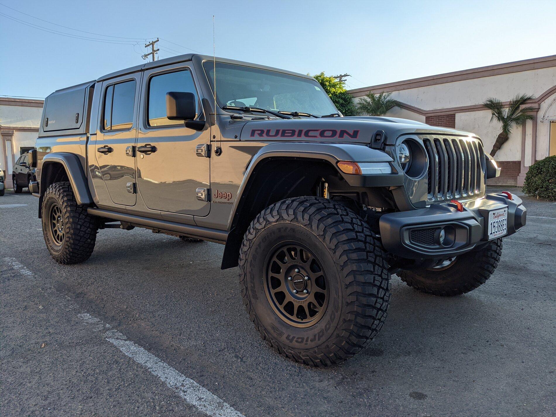 Jeep Gladiator AEV 2.5" DualSport on Rubicon Diesel PXL_20211102_233549460