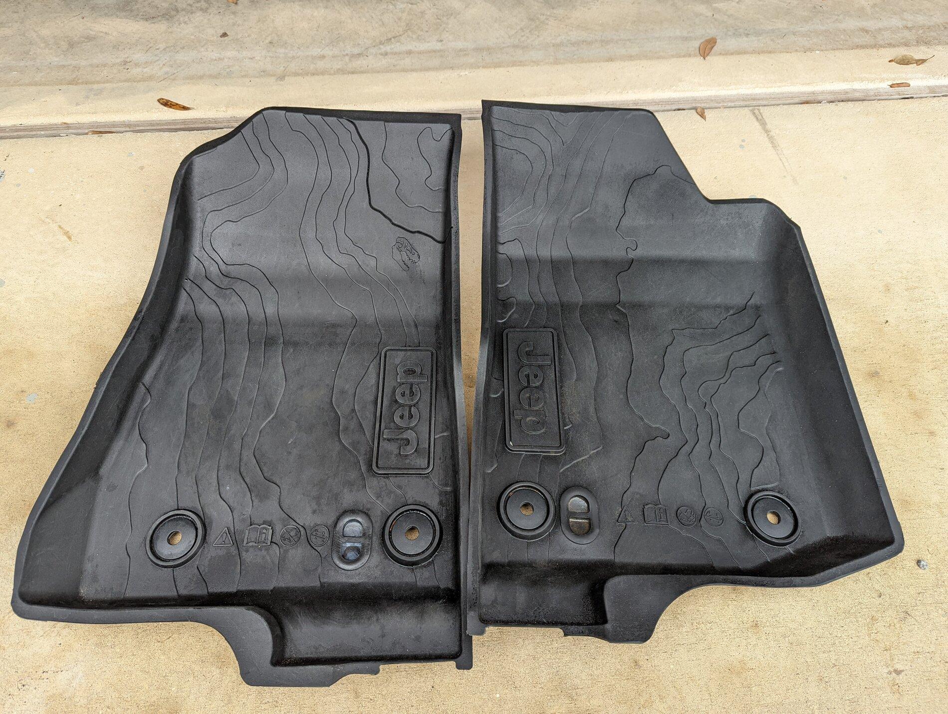 Jeep Gladiator JT All-weather Floor-mats $100. FL/AL PXL_20211122_164737014