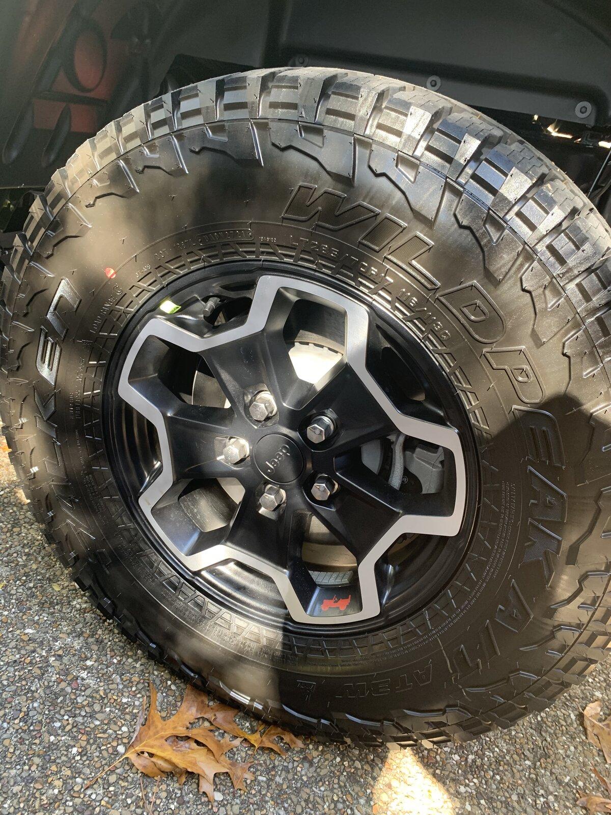 Jeep Gladiator Selling new 2021 rubicon polished  aluminum wheels $400 24BD17AF-B838-4FCC-8291-121CCEA65B94