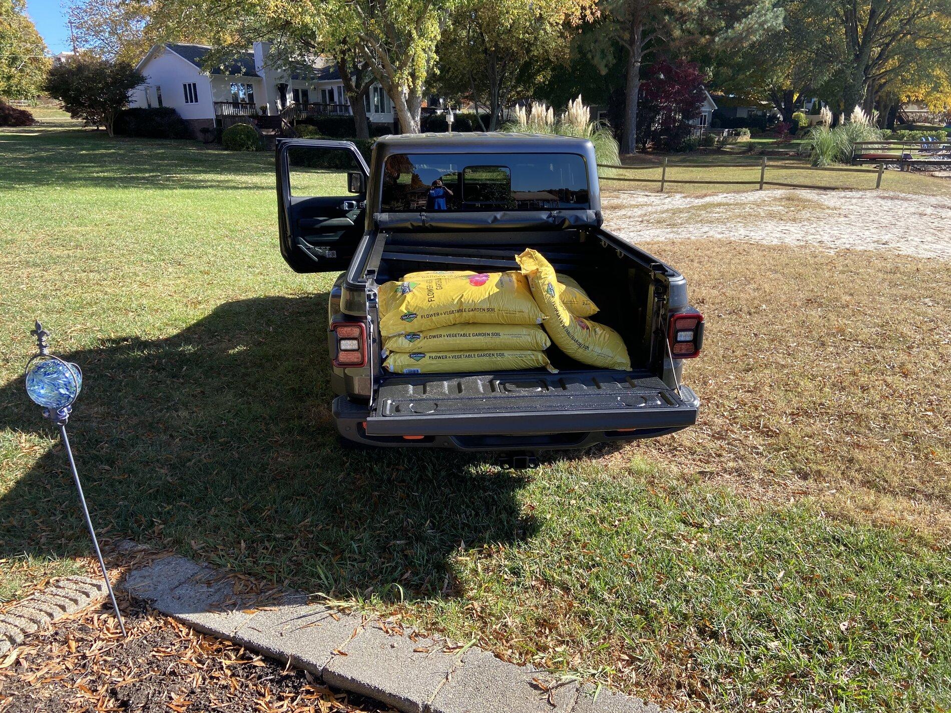 Jeep Gladiator What did you HAUL in your JT today? 2021-11-12 13.53.55