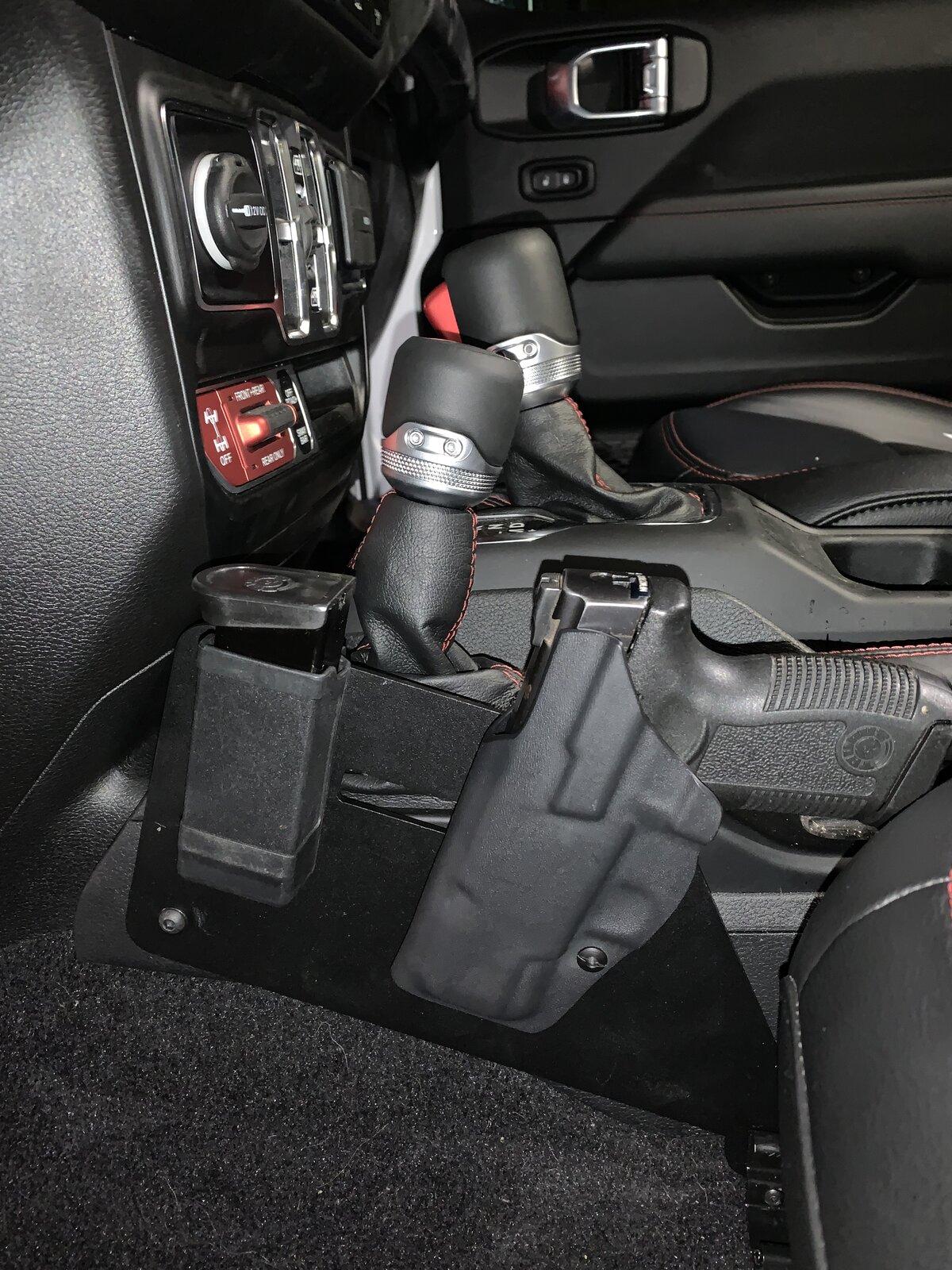 Jeep Gladiator CenteraK gladiator center console mount 08713361-82F7-4011-A59E-7DAAE2AA47DB