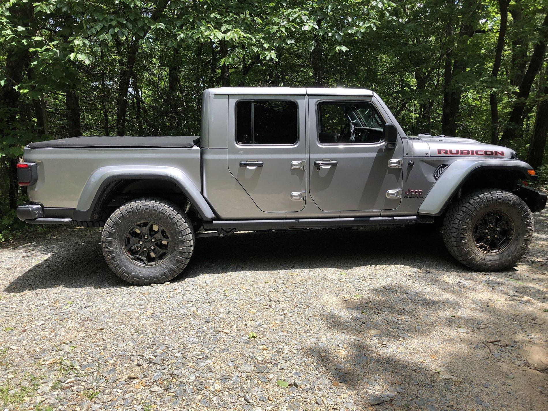 Jeep Gladiator Knocked the new off her today... A45A3247-2D92-4B98-B1B4-F86A37F7AB80
